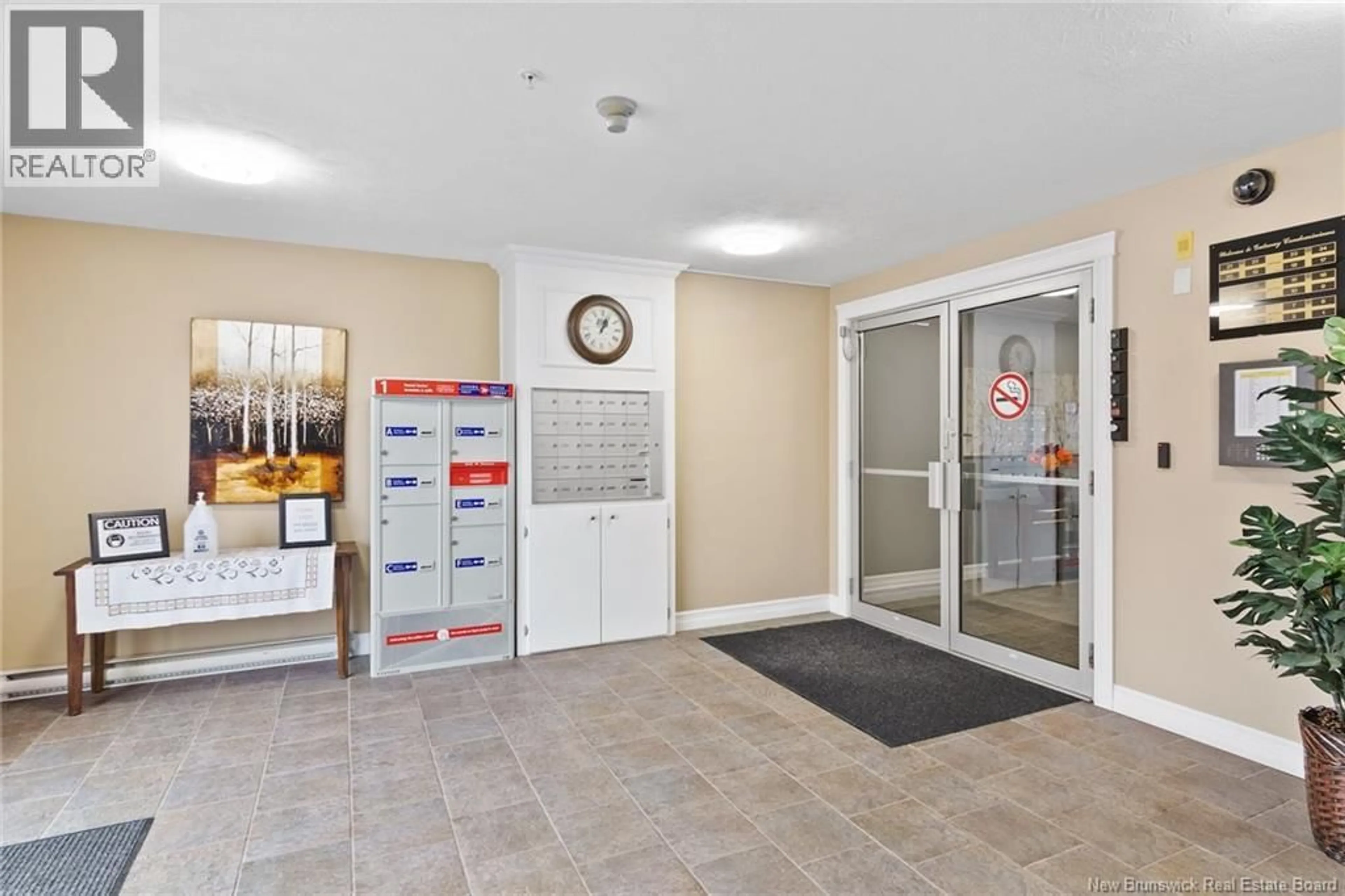 Indoor foyer for 1 - 7 DOYLE DR, Oromocto New Brunswick E2V0B1