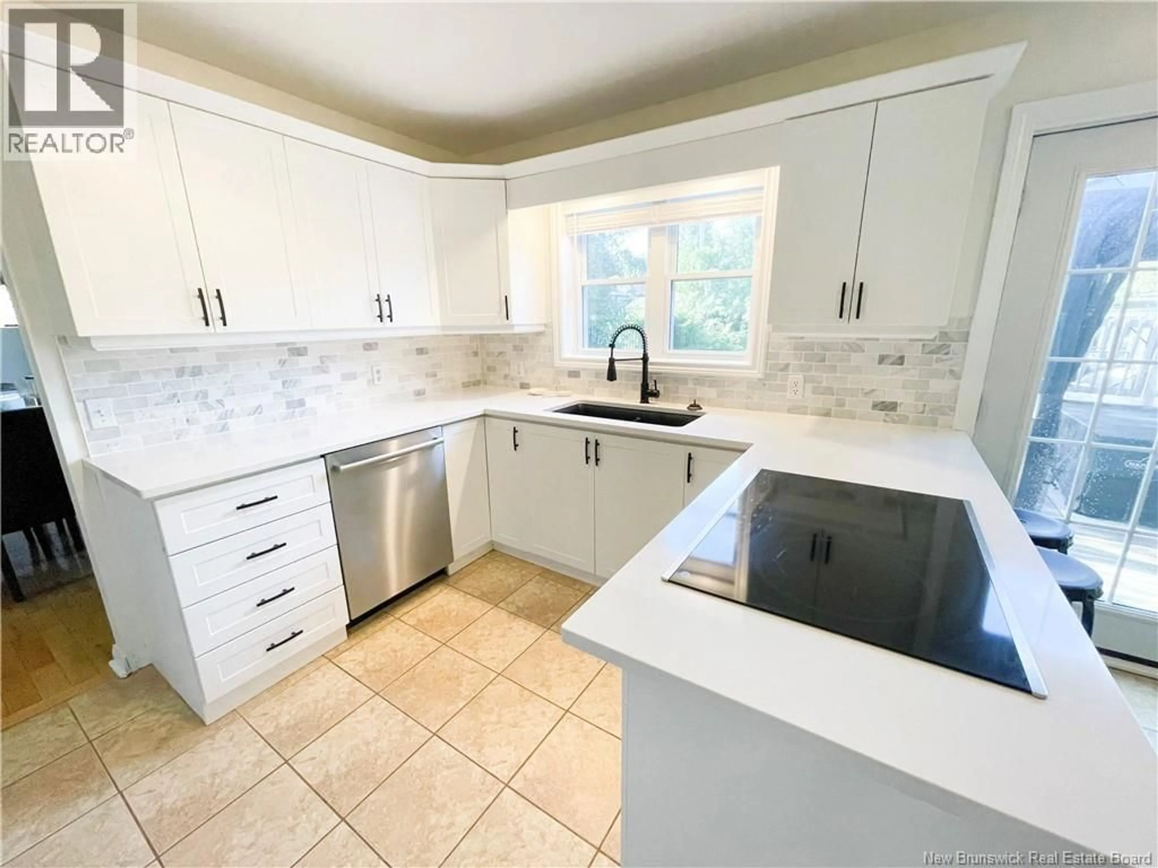 Open concept kitchen, ceramic/tile floor for 31 PINERIDGE AVENUE, New Maryland New Brunswick E3C1C6