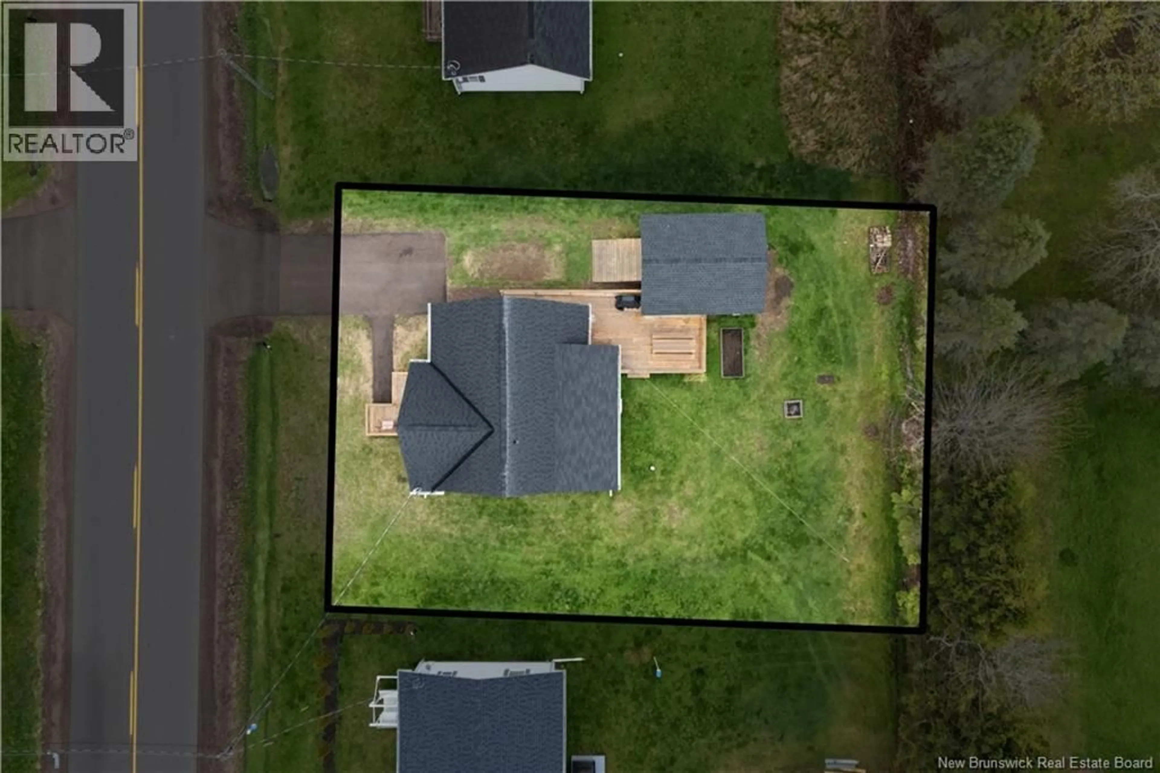 A pic from outside/outdoor area/front of a property/back of a property/a pic from drone, building for 6 PARKER RD, Scoudouc New Brunswick E4P3P9