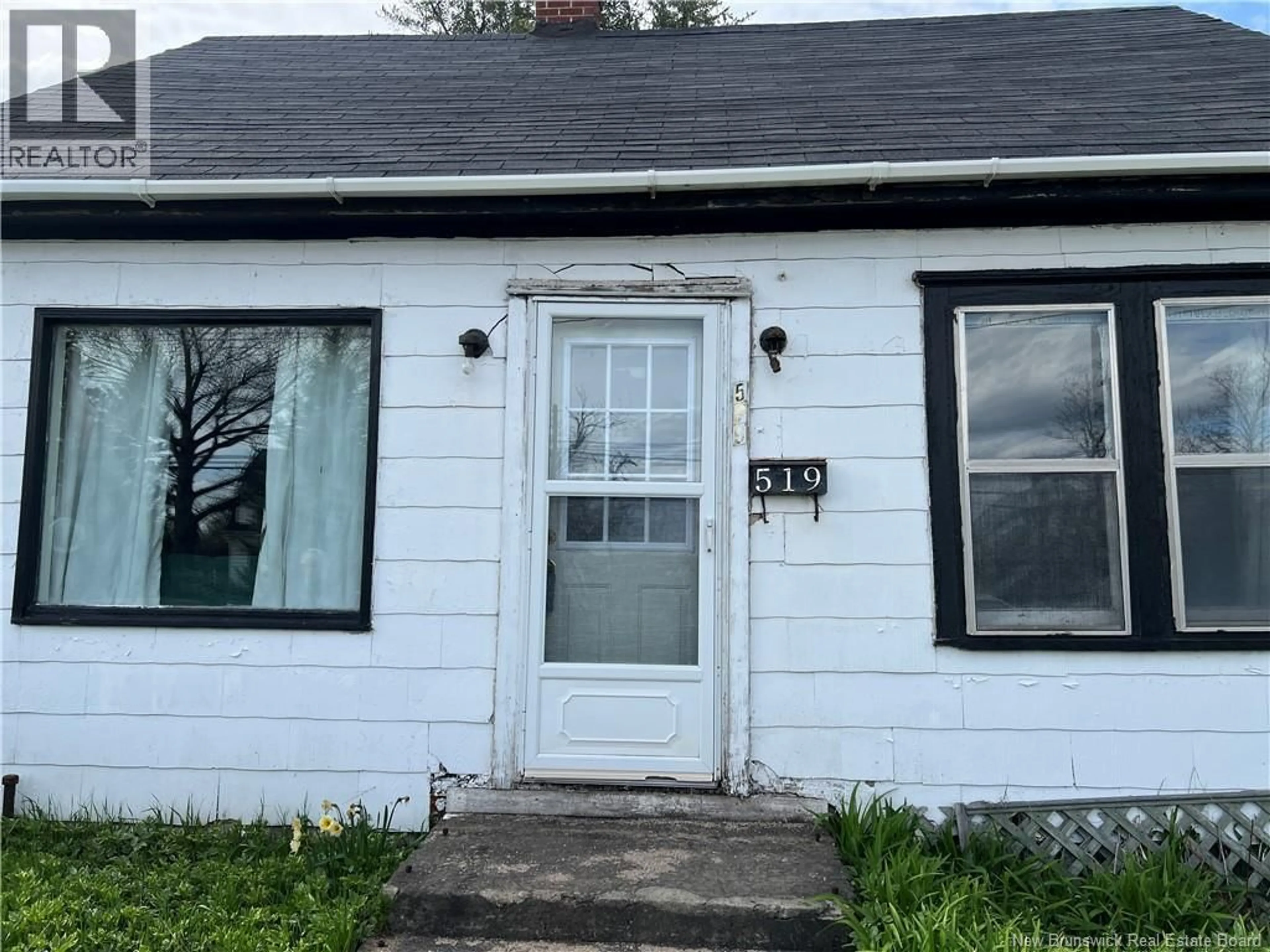 Home with vinyl exterior material, street for 519 SALISBURY ROAD, Moncton New Brunswick E1E1B9