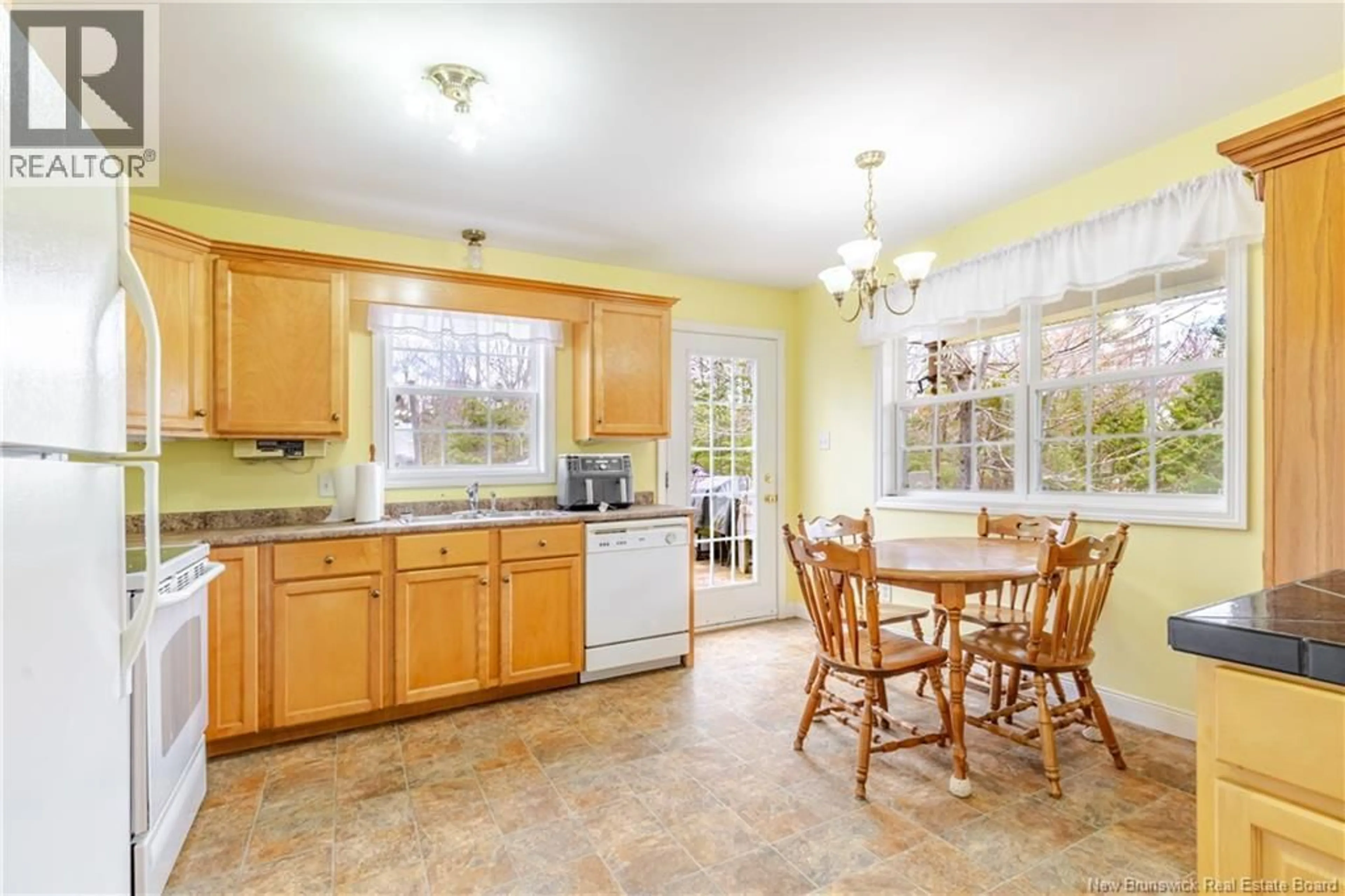 Standard kitchen, ceramic/tile floor for 21 GALLAGHER LANE, Maquapit Lake New Brunswick E4B1N8