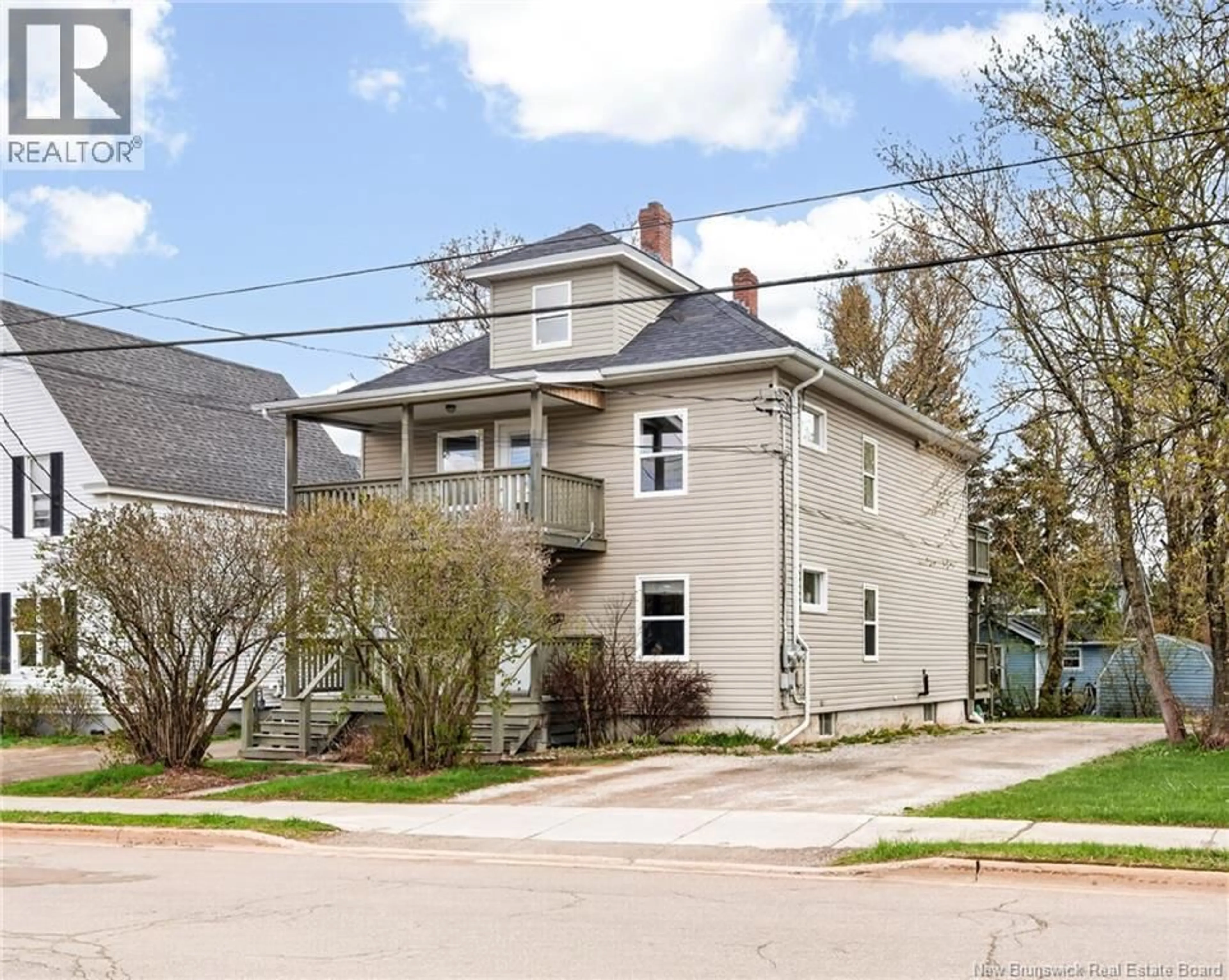 Home with vinyl exterior material, street for 453-455 HIGH STREET, Moncton New Brunswick E1C6E3
