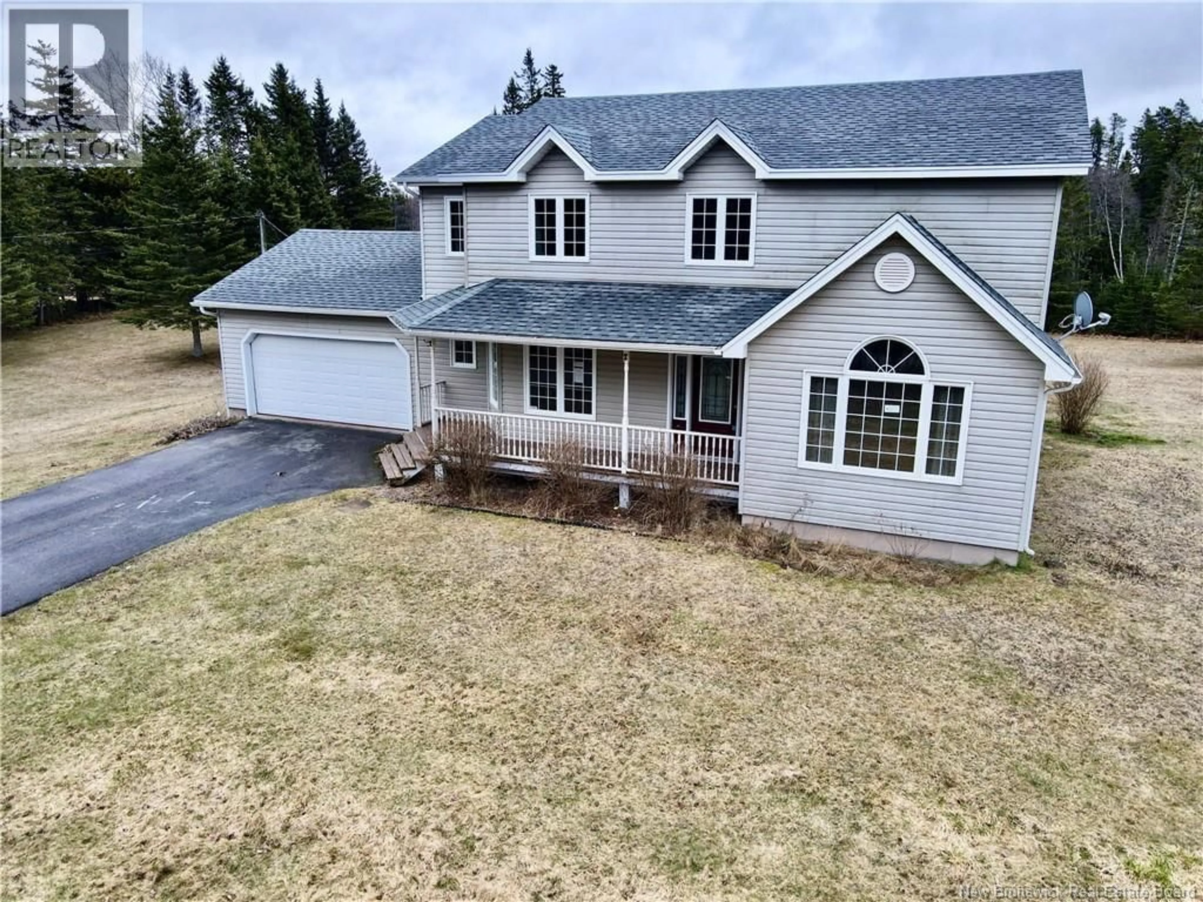 A pic from outside/outdoor area/front of a property/back of a property/a pic from drone, street for 484 QUEENS ROAD, Sackville New Brunswick E4L2C3