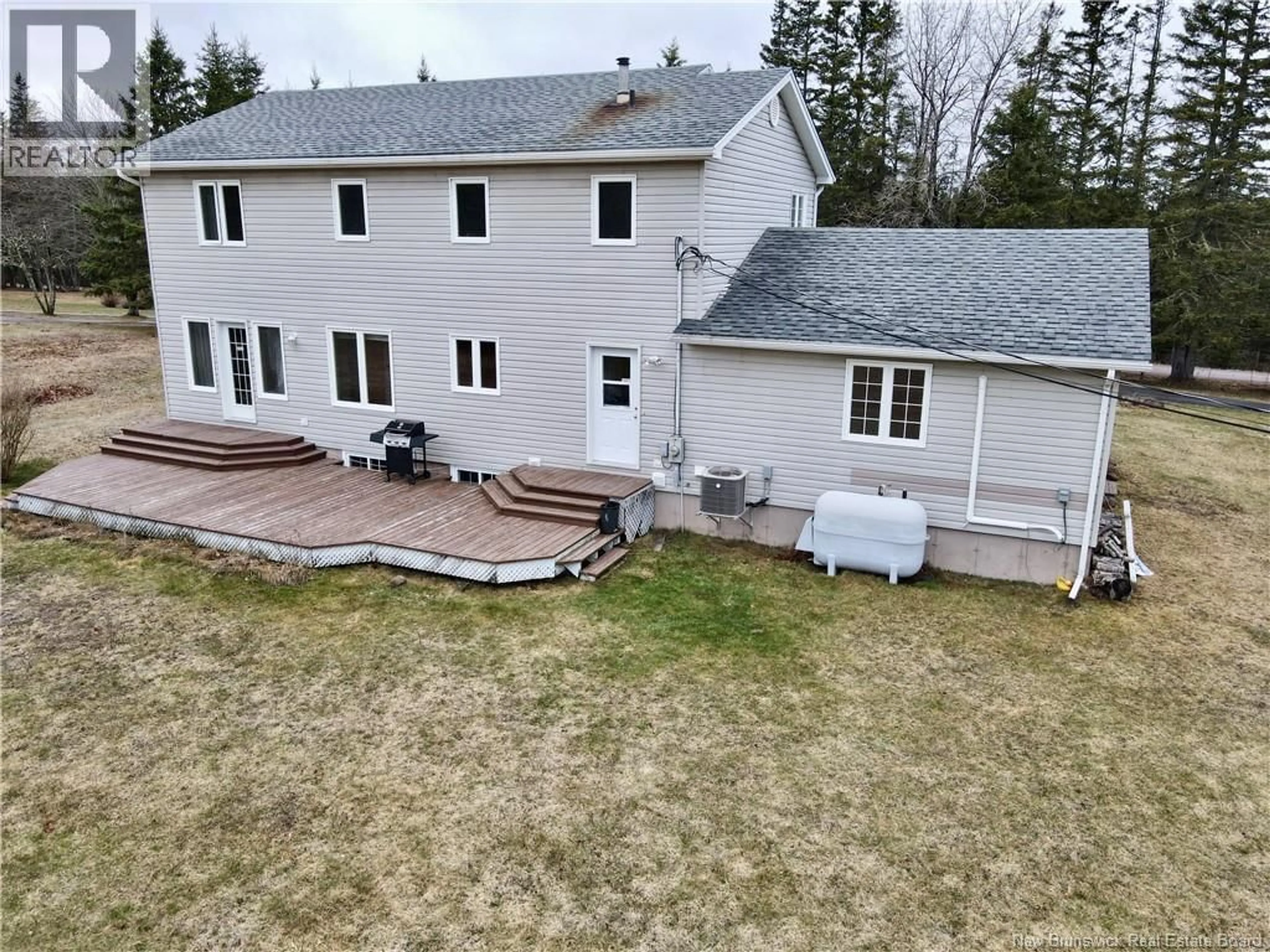 A pic from outside/outdoor area/front of a property/back of a property/a pic from drone, unknown for 484 QUEENS ROAD, Sackville New Brunswick E4L2C3