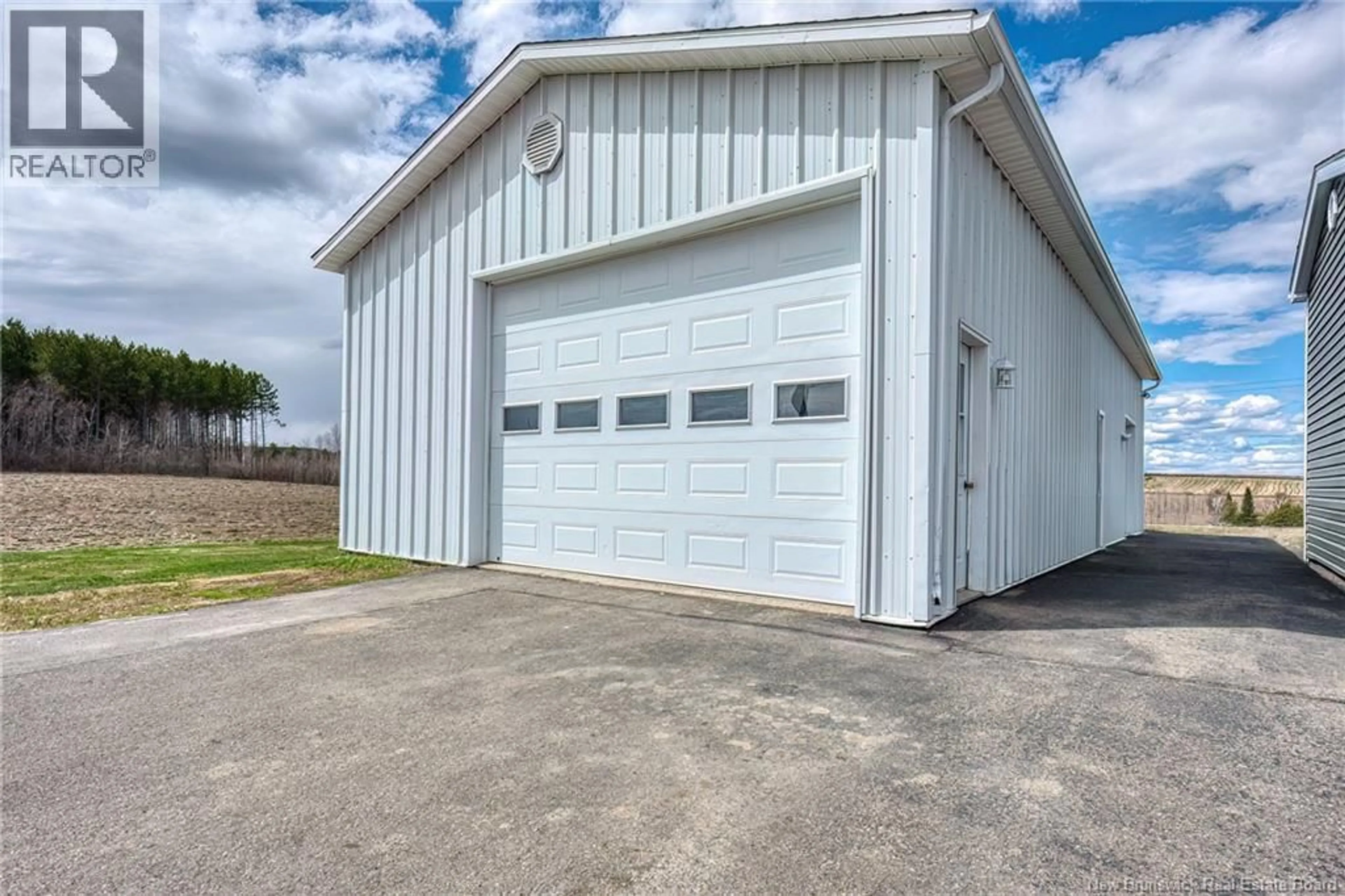 Indoor garage for 435 ROUTE 375, DSL de Grand-Sault/Falls New Brunswick E3Z1Z1