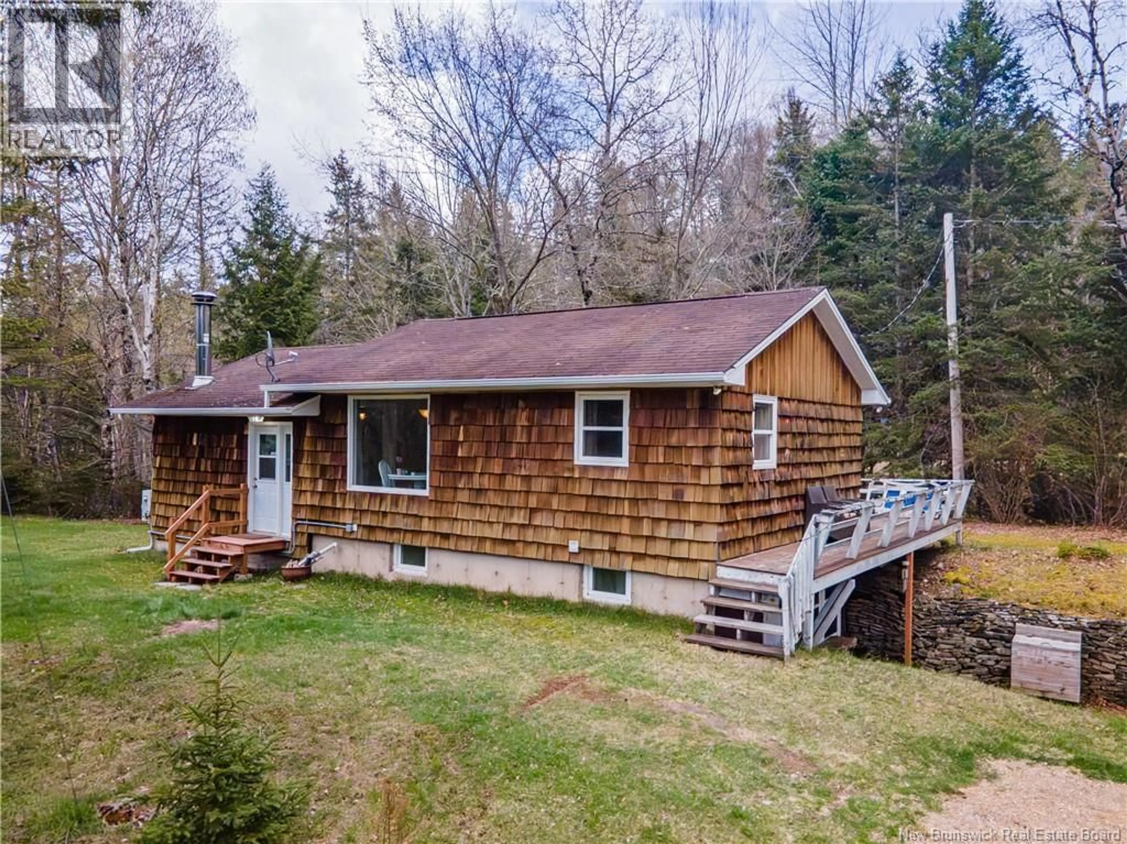 A pic from outside/outdoor area/front of a property/back of a property/a pic from drone, unknown for 10 LAUSANNE COURT, Waterford New Brunswick E4E4X7