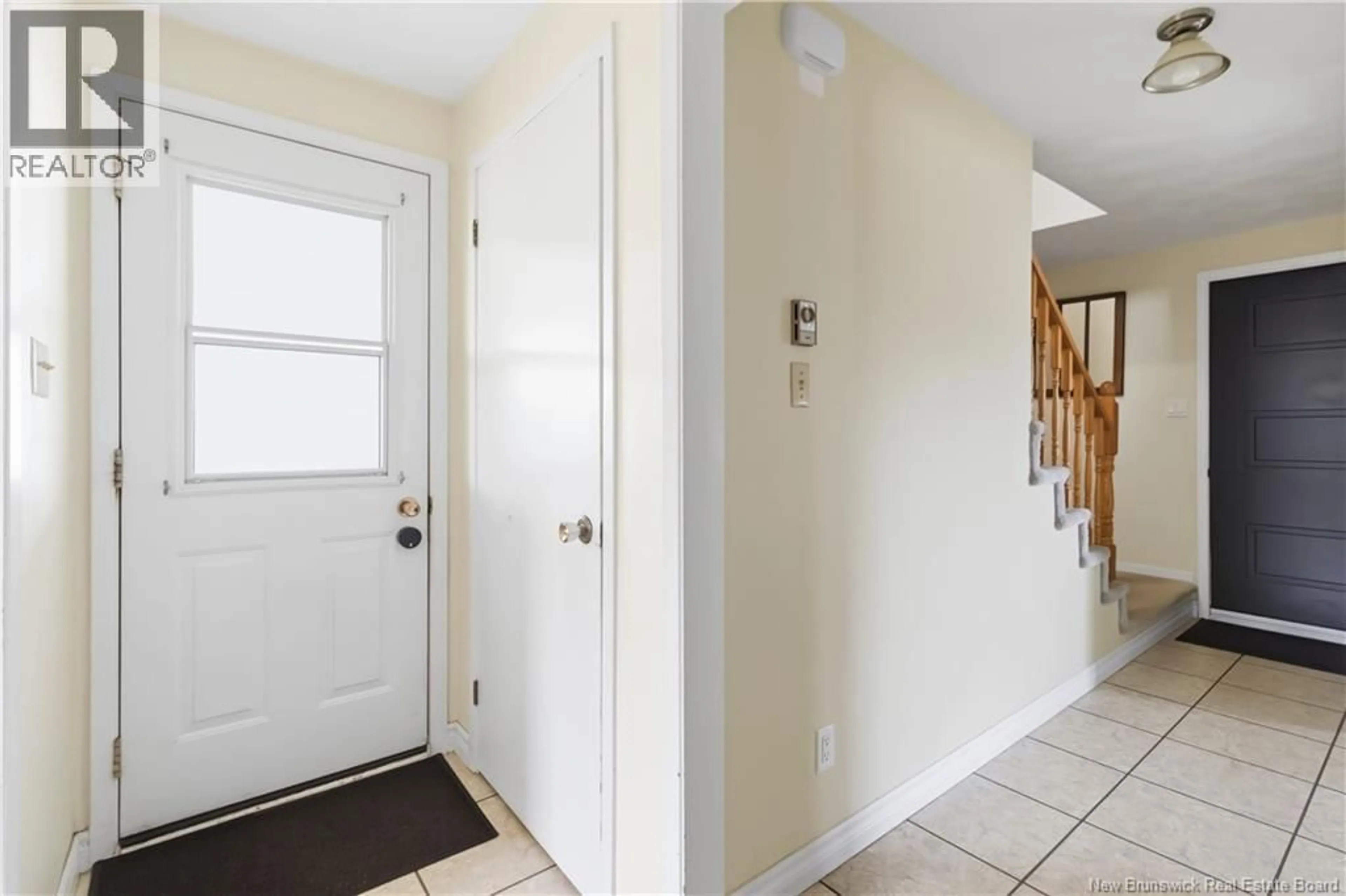 Indoor entryway for 28 SHERATON GREEN ROAD, Moncton New Brunswick E1G1S2