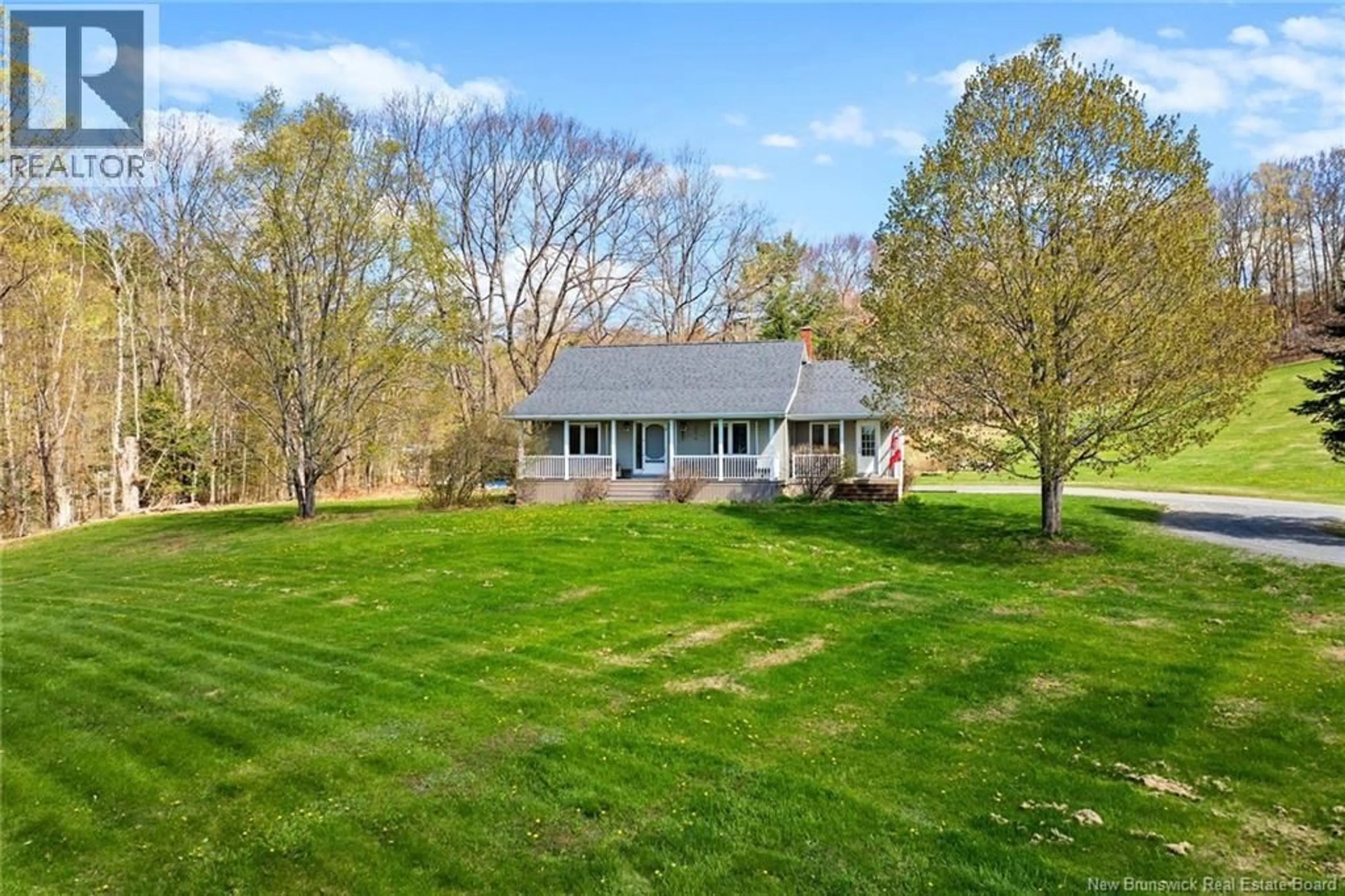 A pic from outside/outdoor area/front of a property/back of a property/a pic from drone, water/lake/river/ocean view for 13 LYNCH LANE, Fredericton New Brunswick E3V7G8