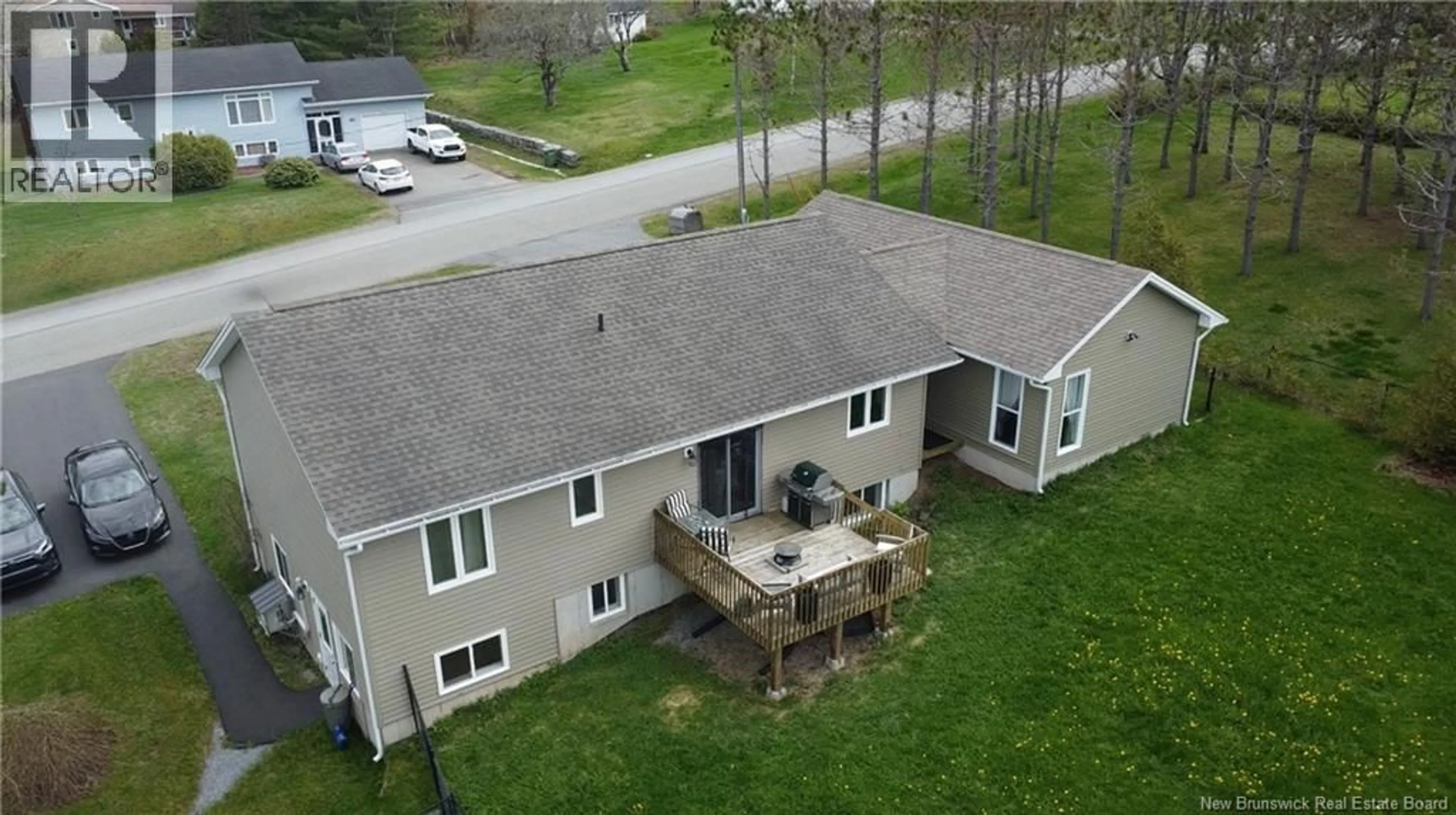 A pic from outside/outdoor area/front of a property/back of a property/a pic from drone, building for 7 MILLICAN DRIVE, Quispamsis New Brunswick E2E4V6