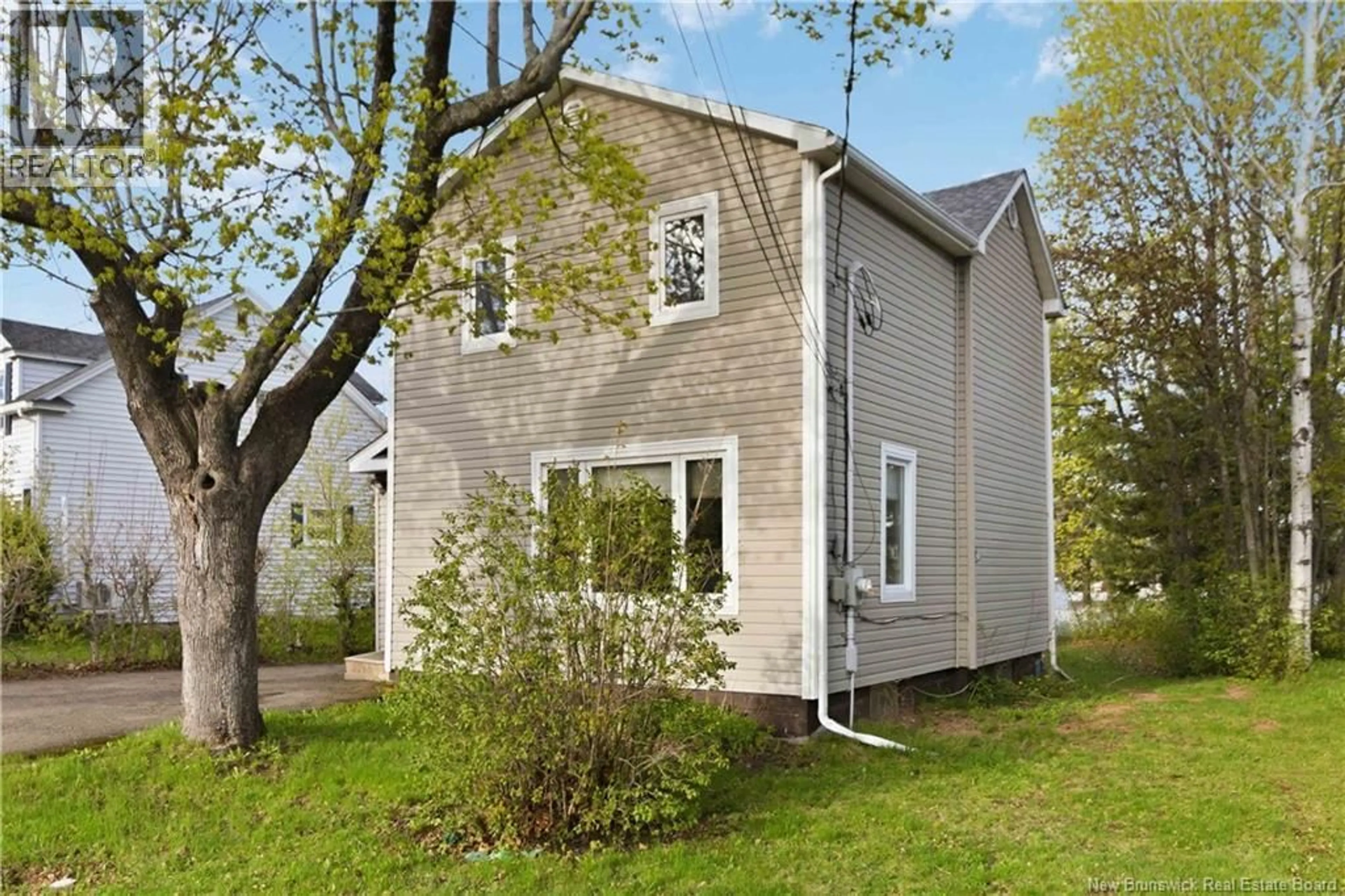 Home with vinyl exterior material, street for 205 BROADWAY STREET, Moncton New Brunswick E1A3Y3