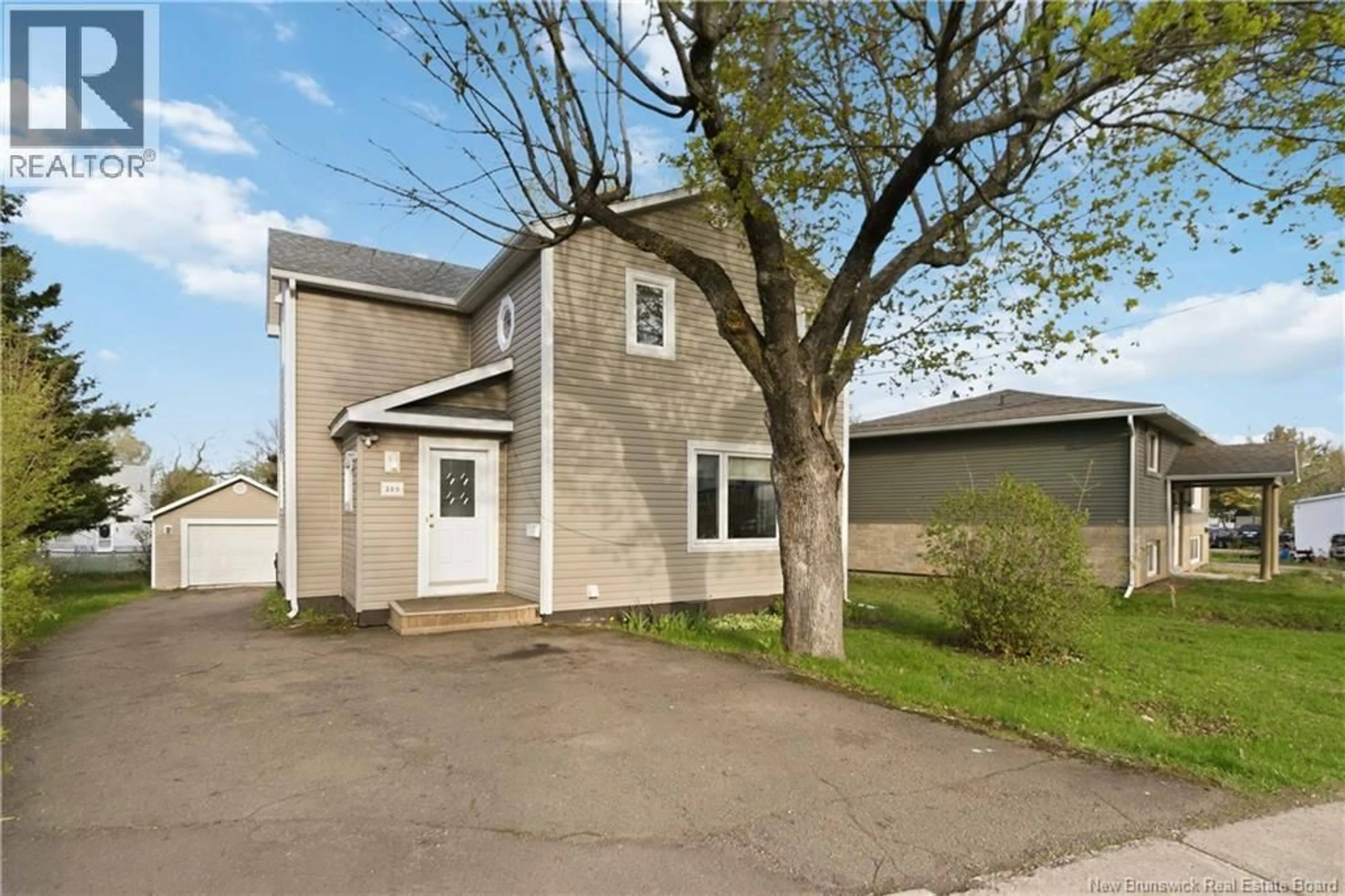 A pic from outside/outdoor area/front of a property/back of a property/a pic from drone, street for 205 BROADWAY STREET, Moncton New Brunswick E1A3Y3