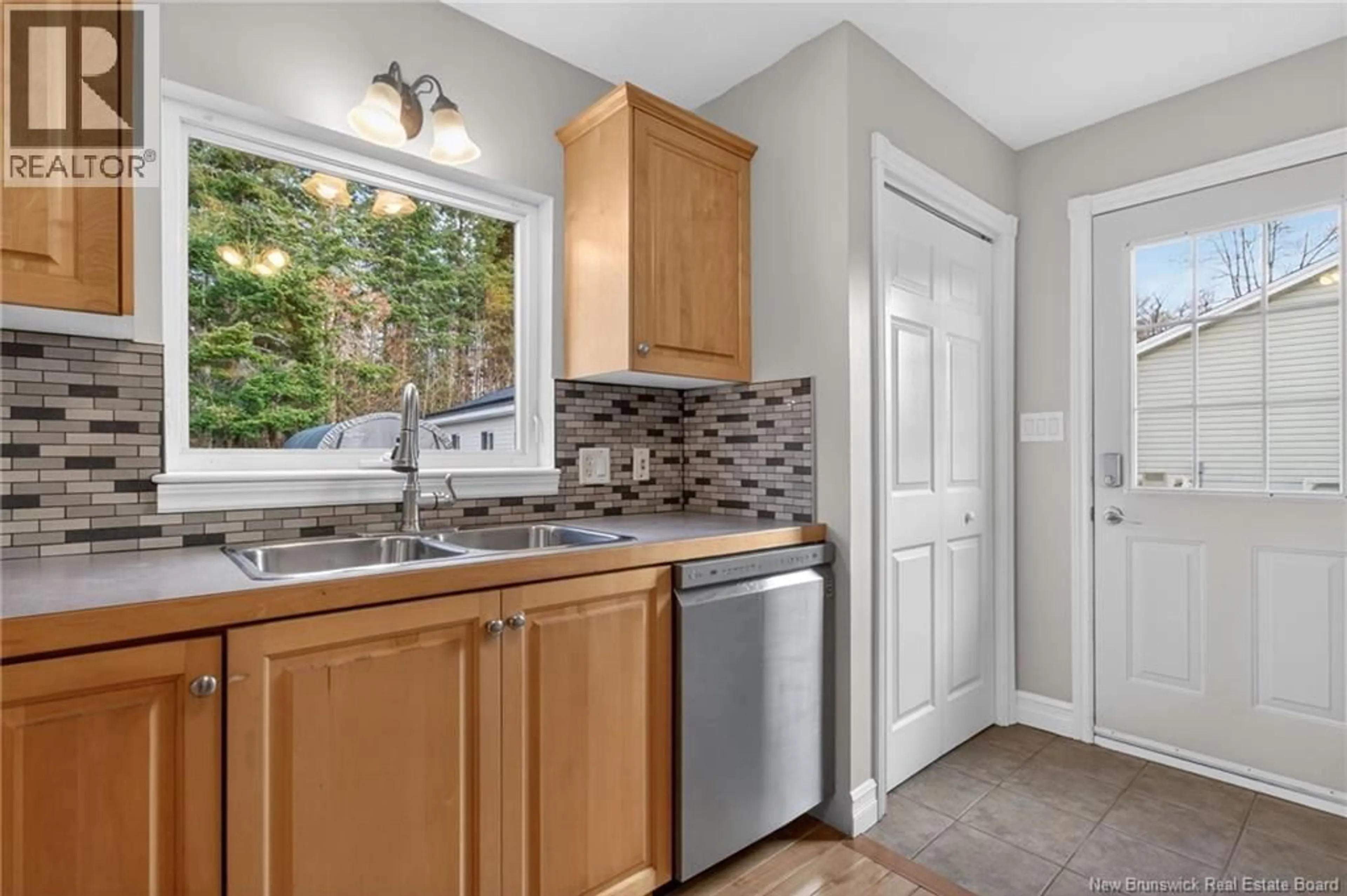 Standard kitchen, ceramic/tile floor for 21 MORGAN DRIVE, Salisbury New Brunswick E4J2N2