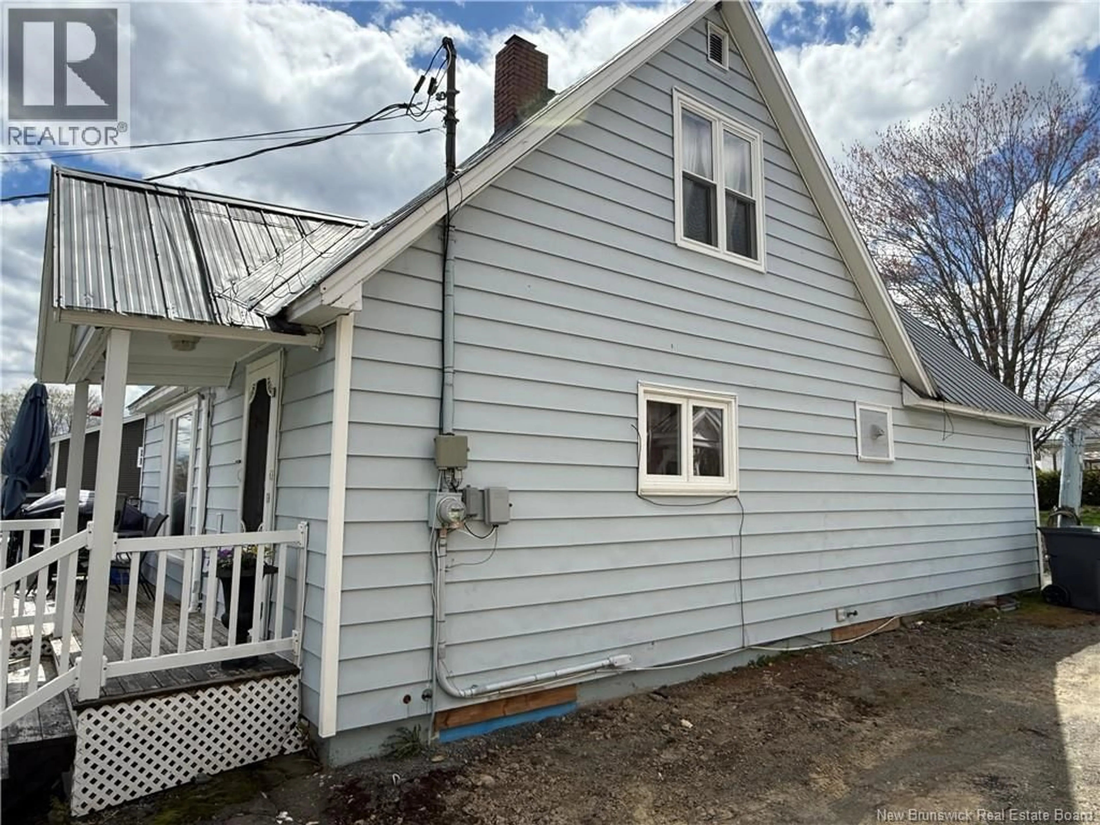 Home with vinyl exterior material, building for 128 ST JAMES STREET, Woodstock New Brunswick E7M2T7