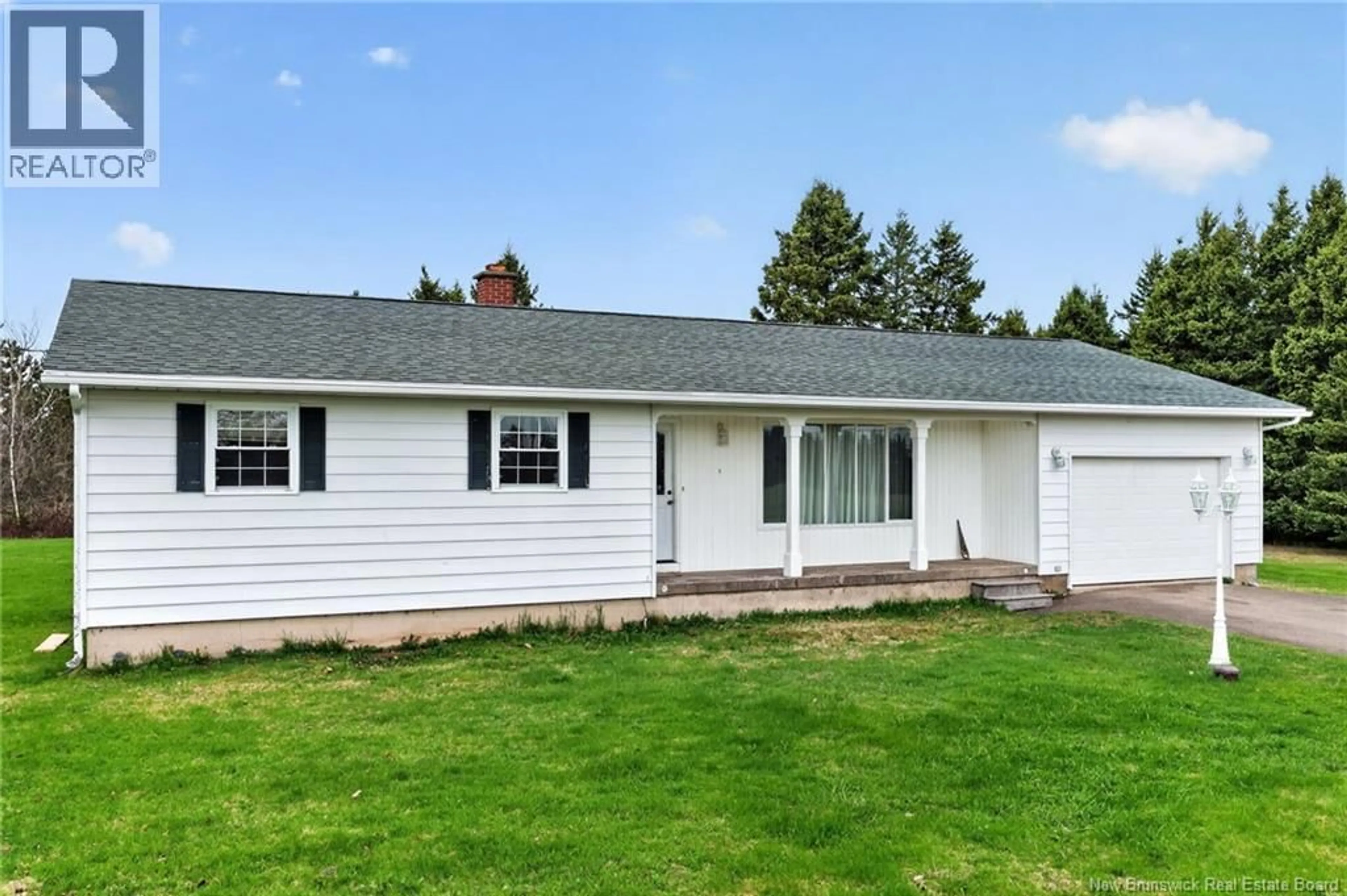 Home with vinyl exterior material, street for 408 DE LA TRAVERSE, Saint-Paul New Brunswick E4T3H9