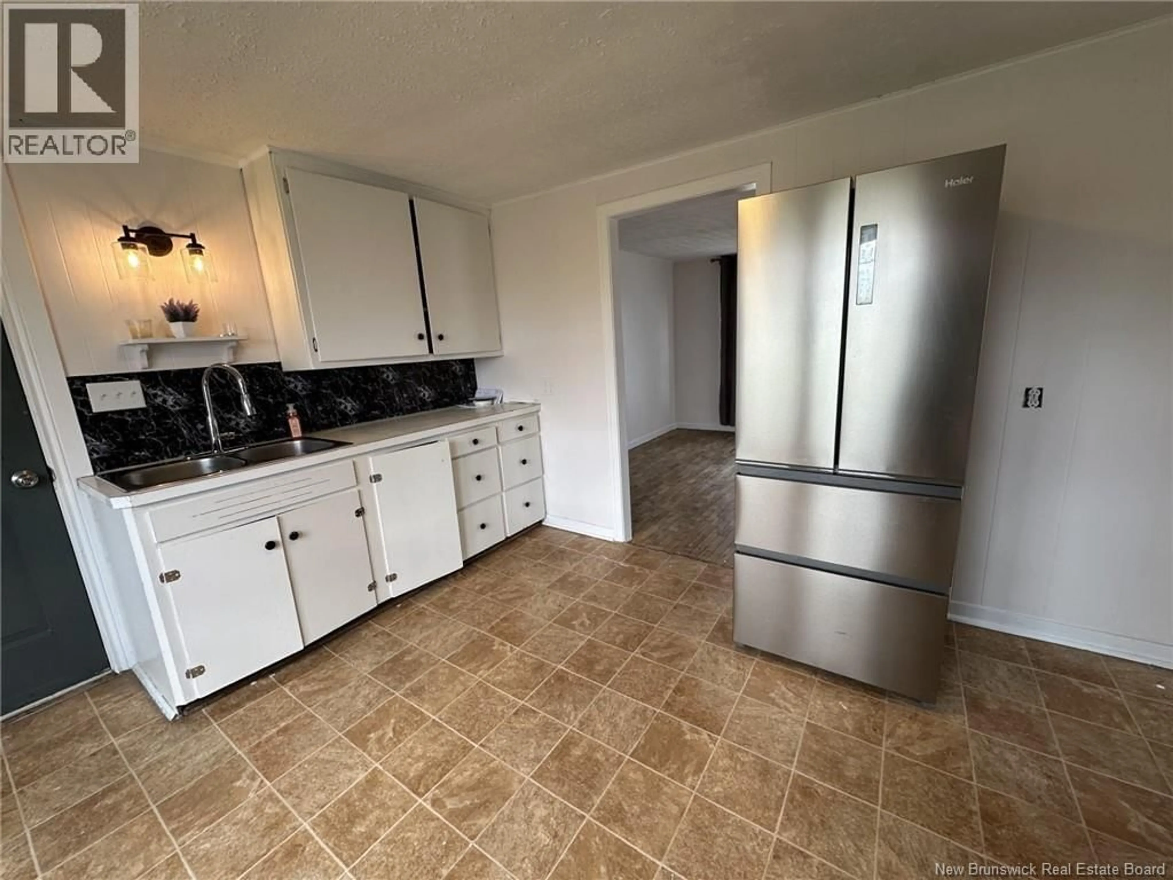 Standard kitchen, ceramic/tile floor for 3224 ROUTE 104, Upper Hainesville New Brunswick E6E1J4
