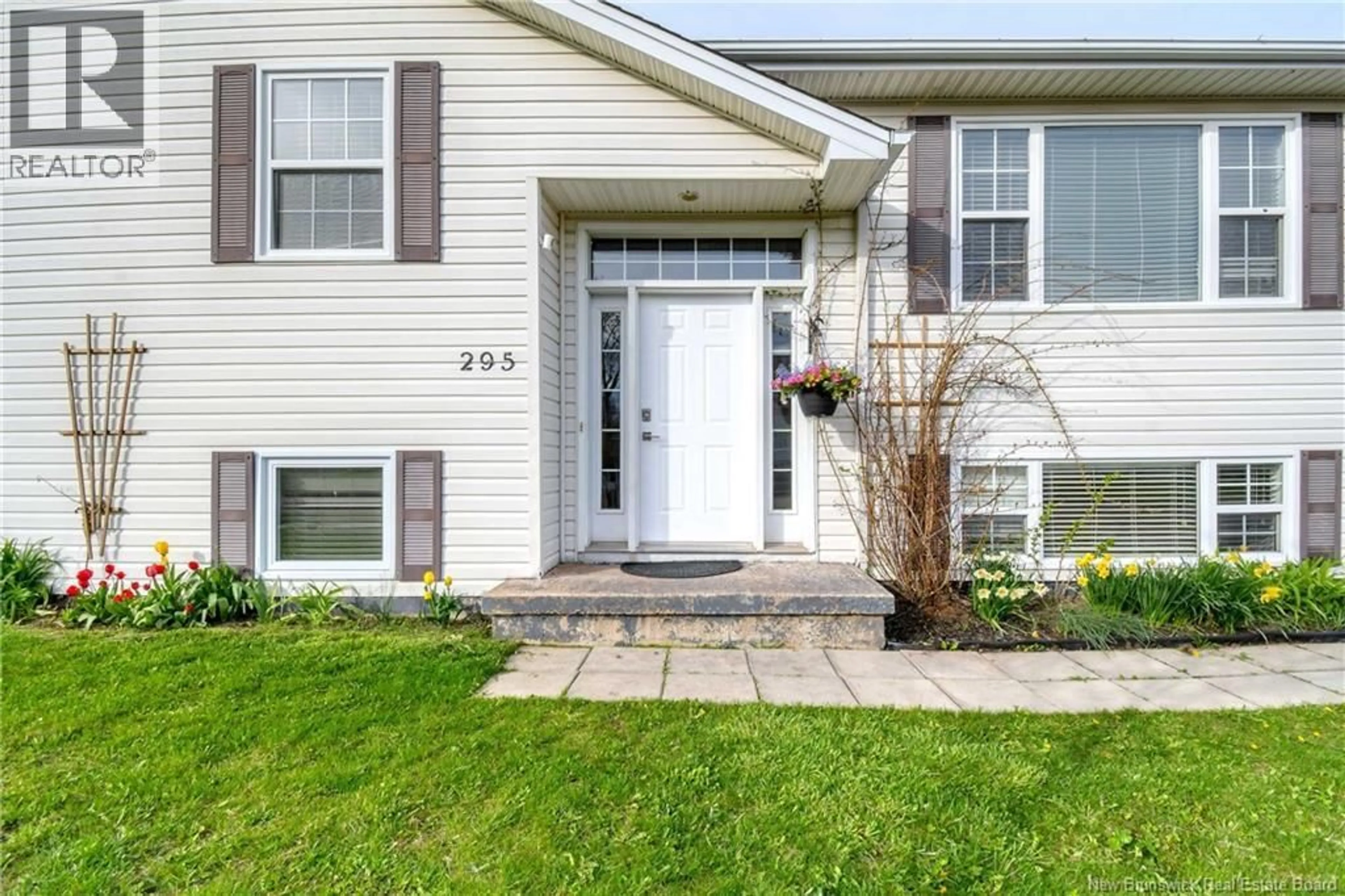 Home with vinyl exterior material, street for 295 GLENCAIRN DRIVE, Moncton New Brunswick E1G3W1