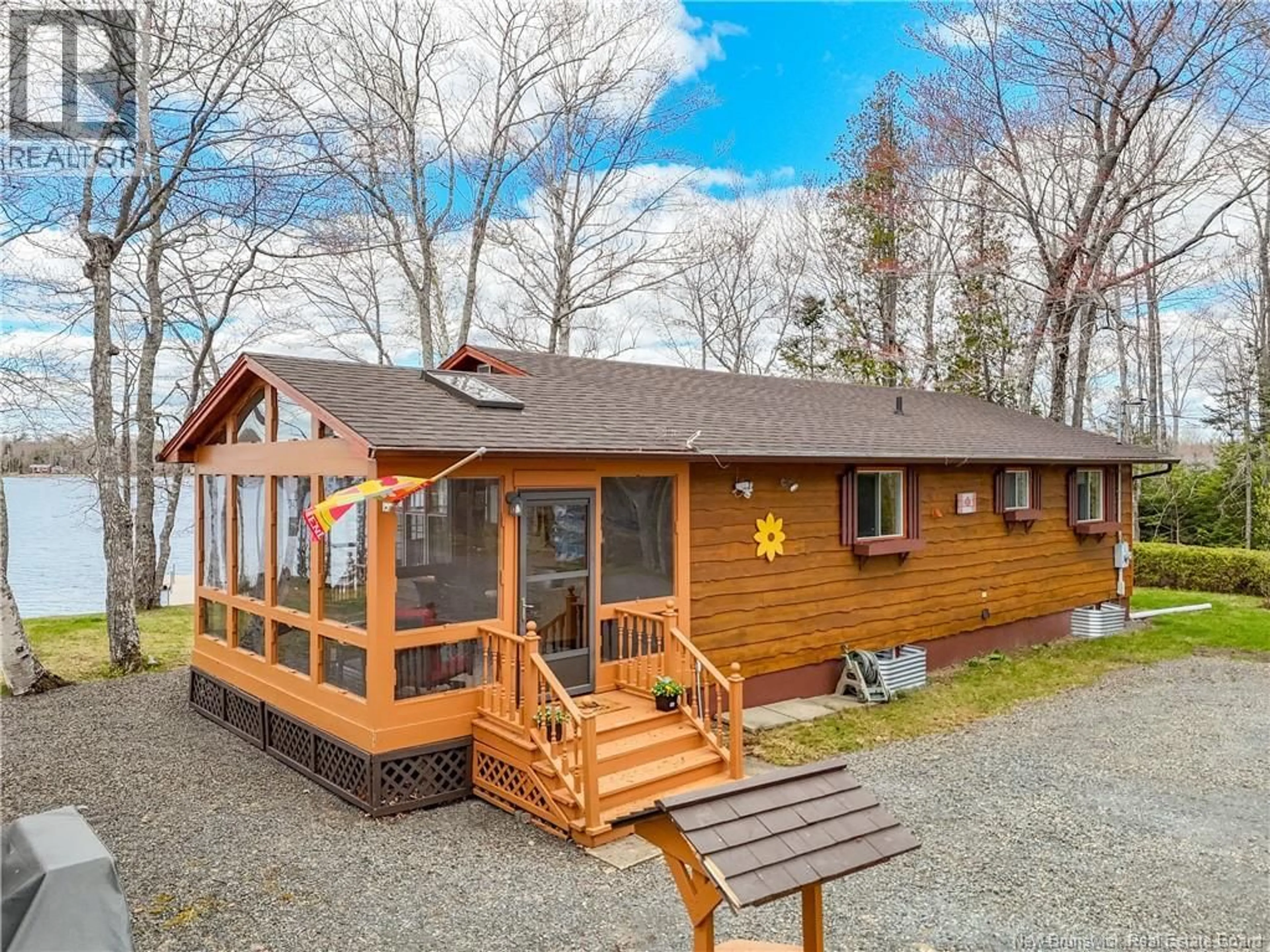 Home with vinyl exterior material, water/lake/river/ocean view for 18 LAKESIDE CRESCENT, Lake George New Brunswick E6K3H9