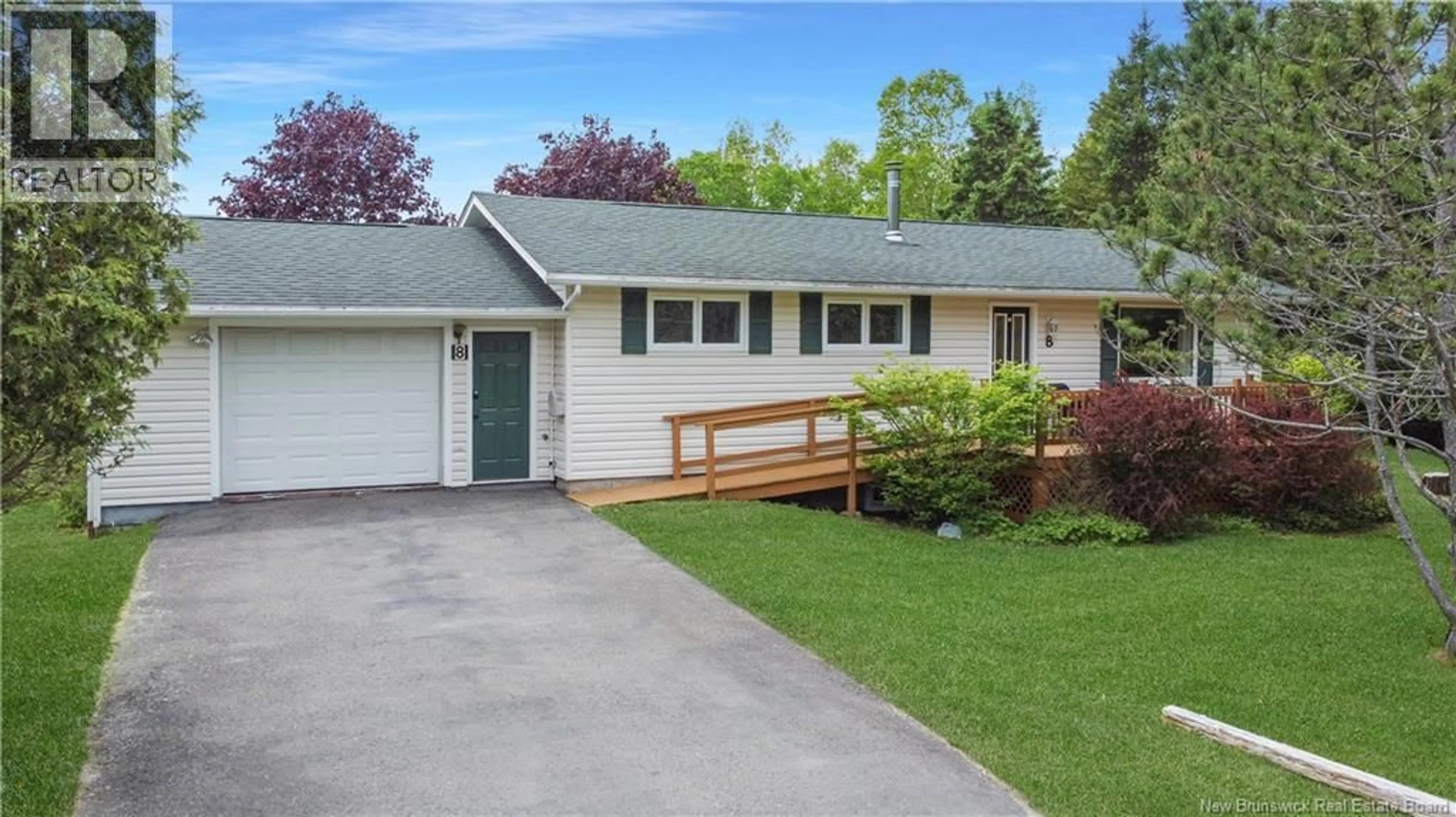 Home with vinyl exterior material, street for 8 SUNSET DRIVE, Quispamsis New Brunswick E2E4S5