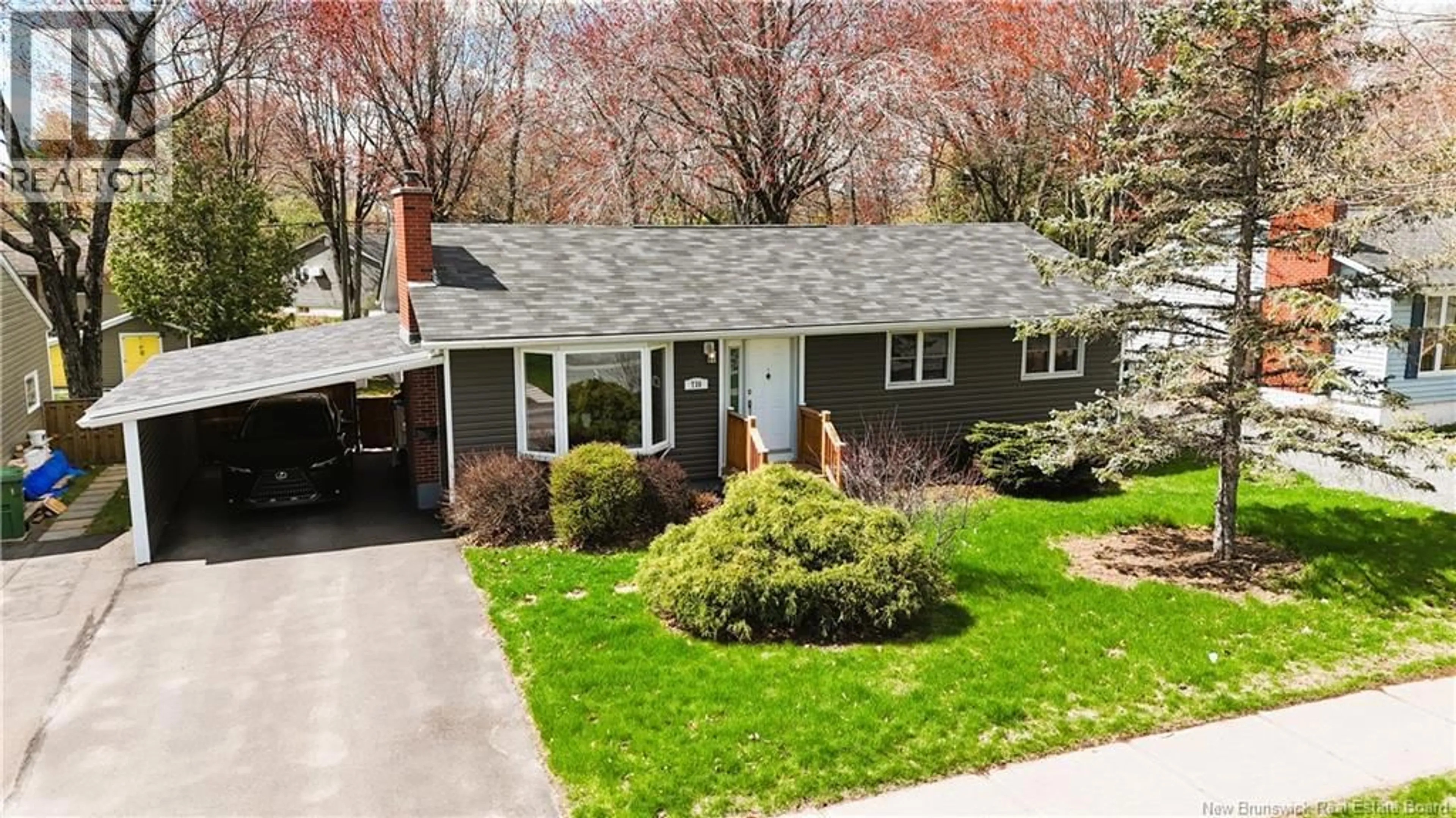 Unknown for 730 IRVINE STREET, Devon New Brunswick E3A3E8