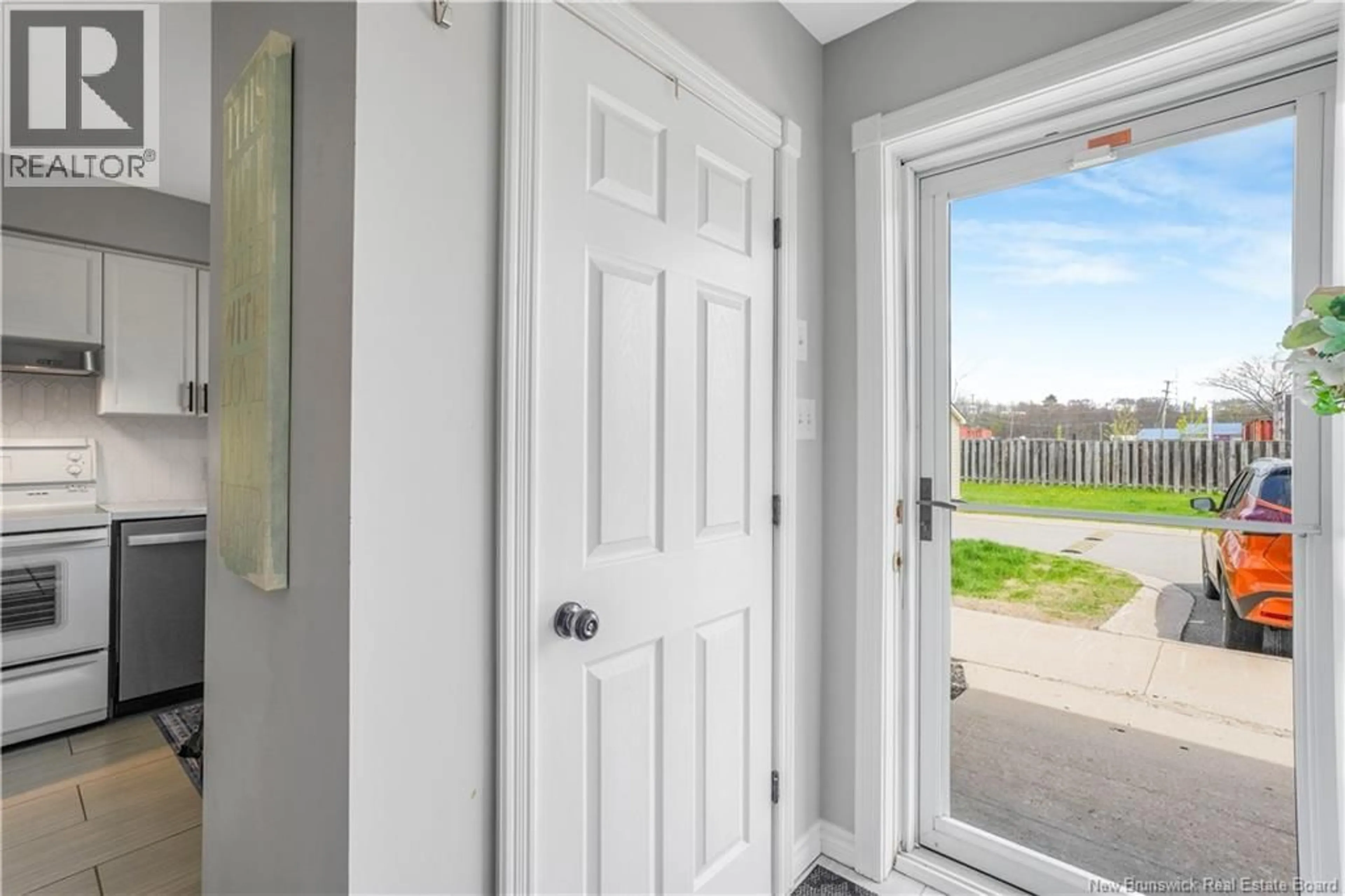Indoor entryway for 1 - 508 RIVERSIDE DRIVE, Fredericton New Brunswick E3A8C2