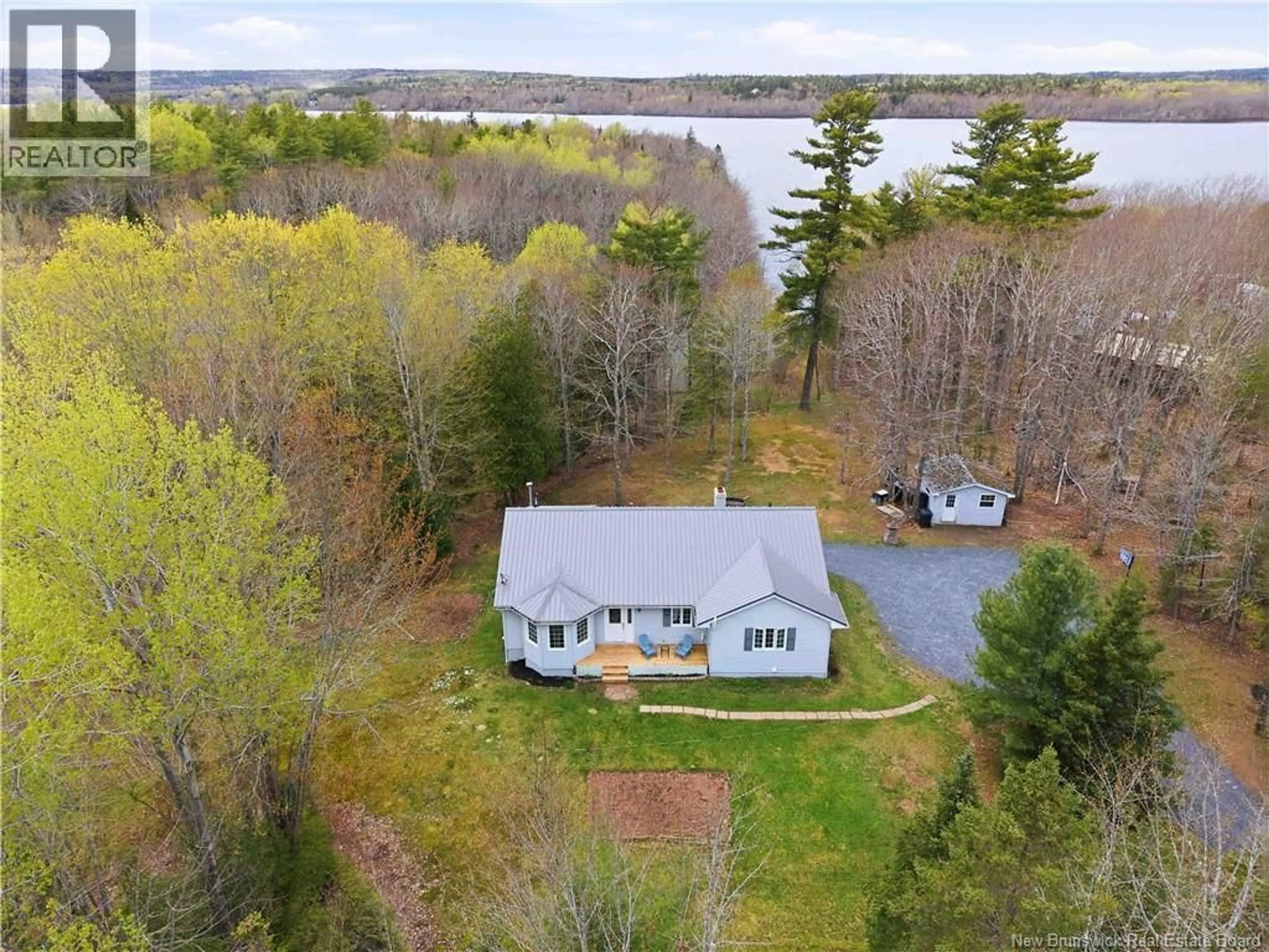 A pic from outside/outdoor area/front of a property/back of a property/a pic from drone, water/lake/river/ocean view for 1112 SCENIC NARROWS BOULEVARD, Cambridge-Narrows New Brunswick E4C2N2