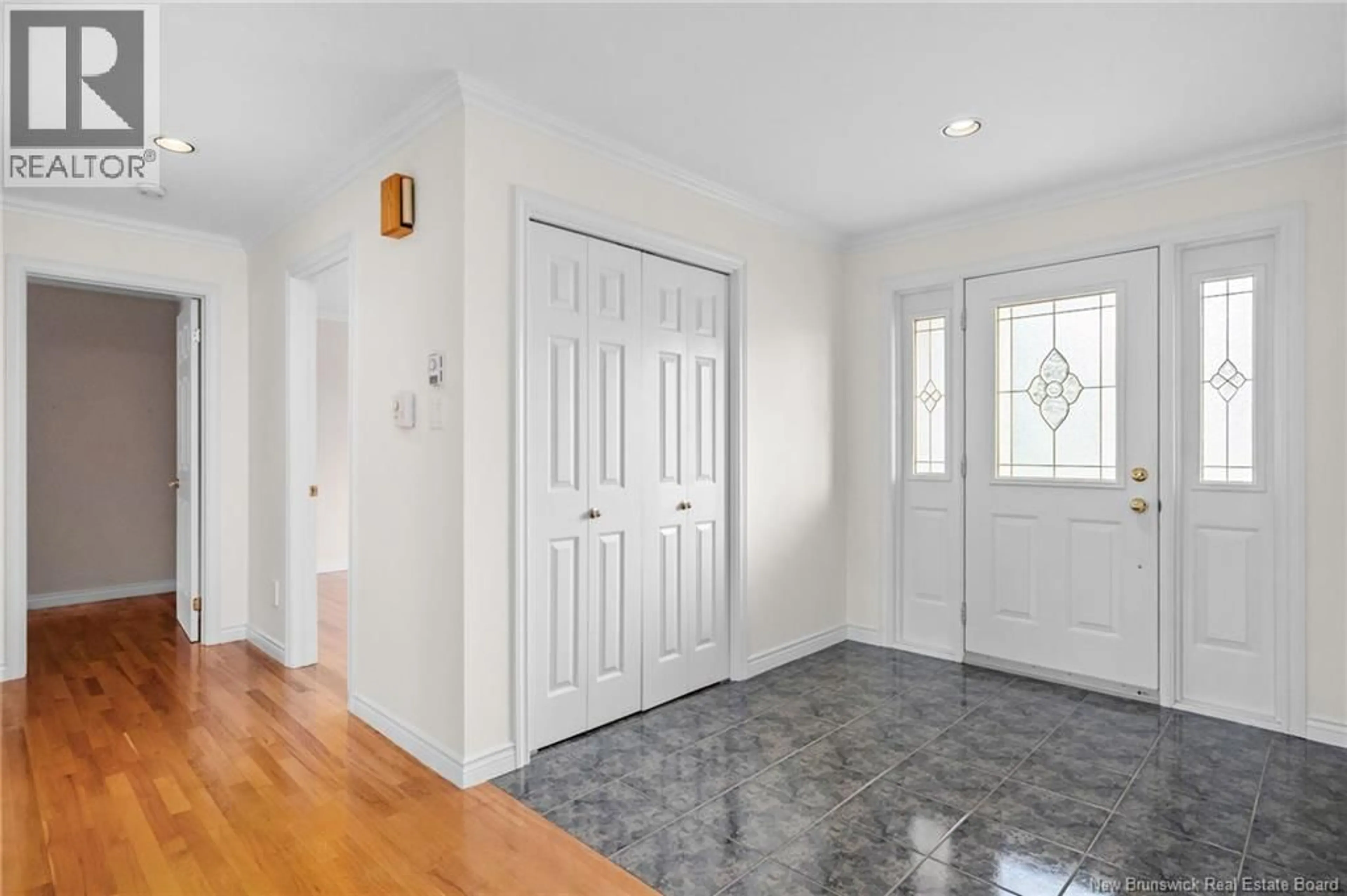 Indoor entryway for 215 OLIVE STREET, Shediac New Brunswick E4P2K2