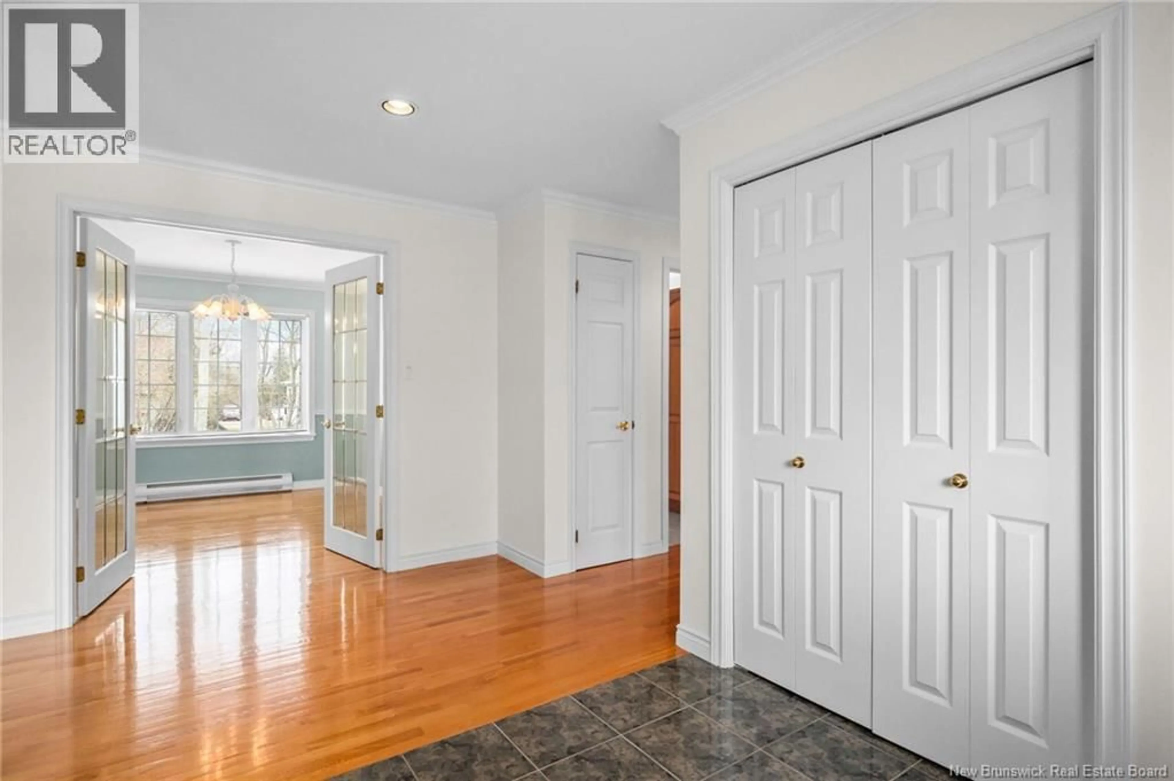 Indoor entryway for 215 OLIVE STREET, Shediac New Brunswick E4P2K2