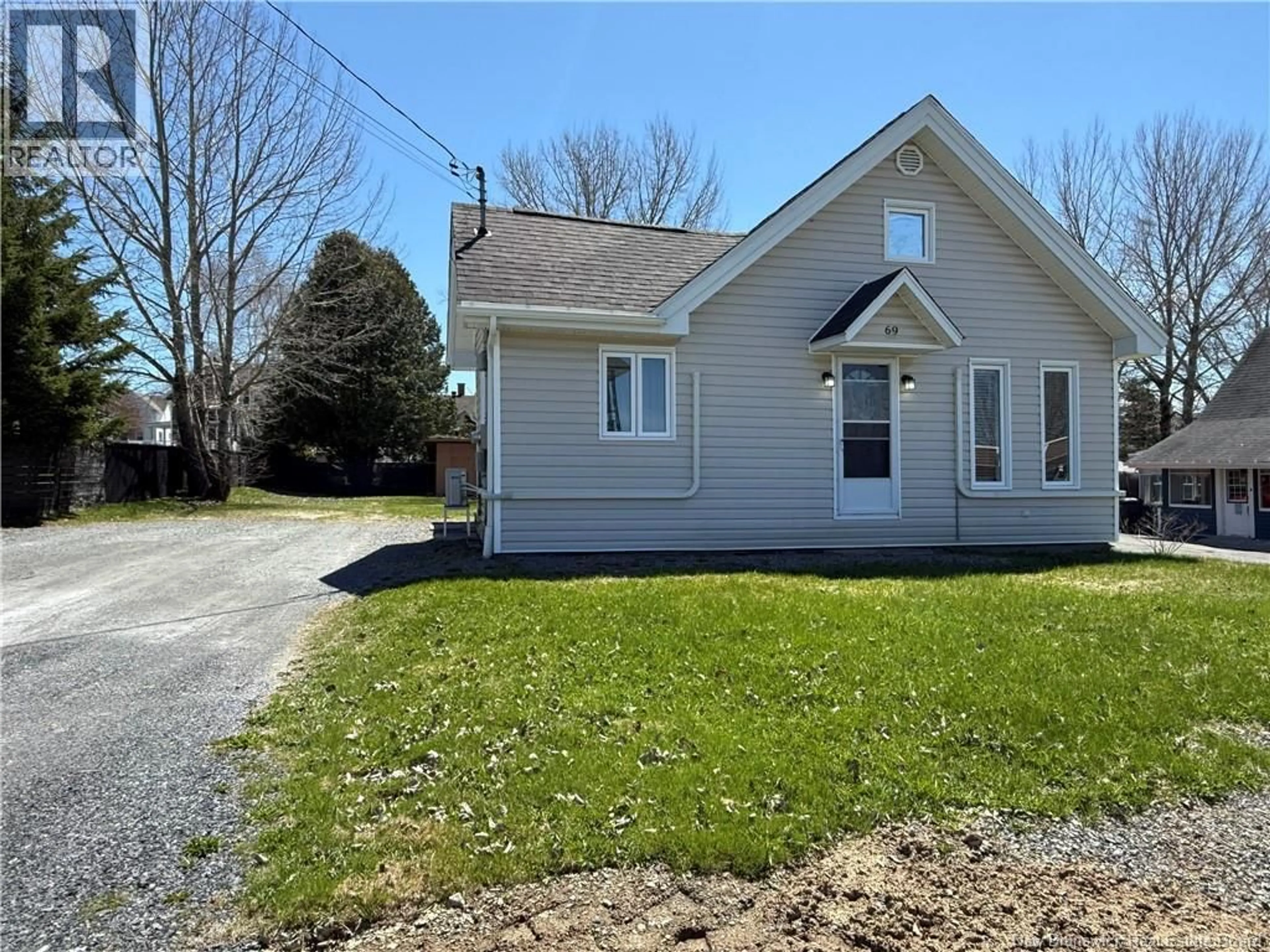 A pic from outside/outdoor area/front of a property/back of a property/a pic from drone, street for 69 PONT ROAD, Saint-Léonard New Brunswick E7E1Y4