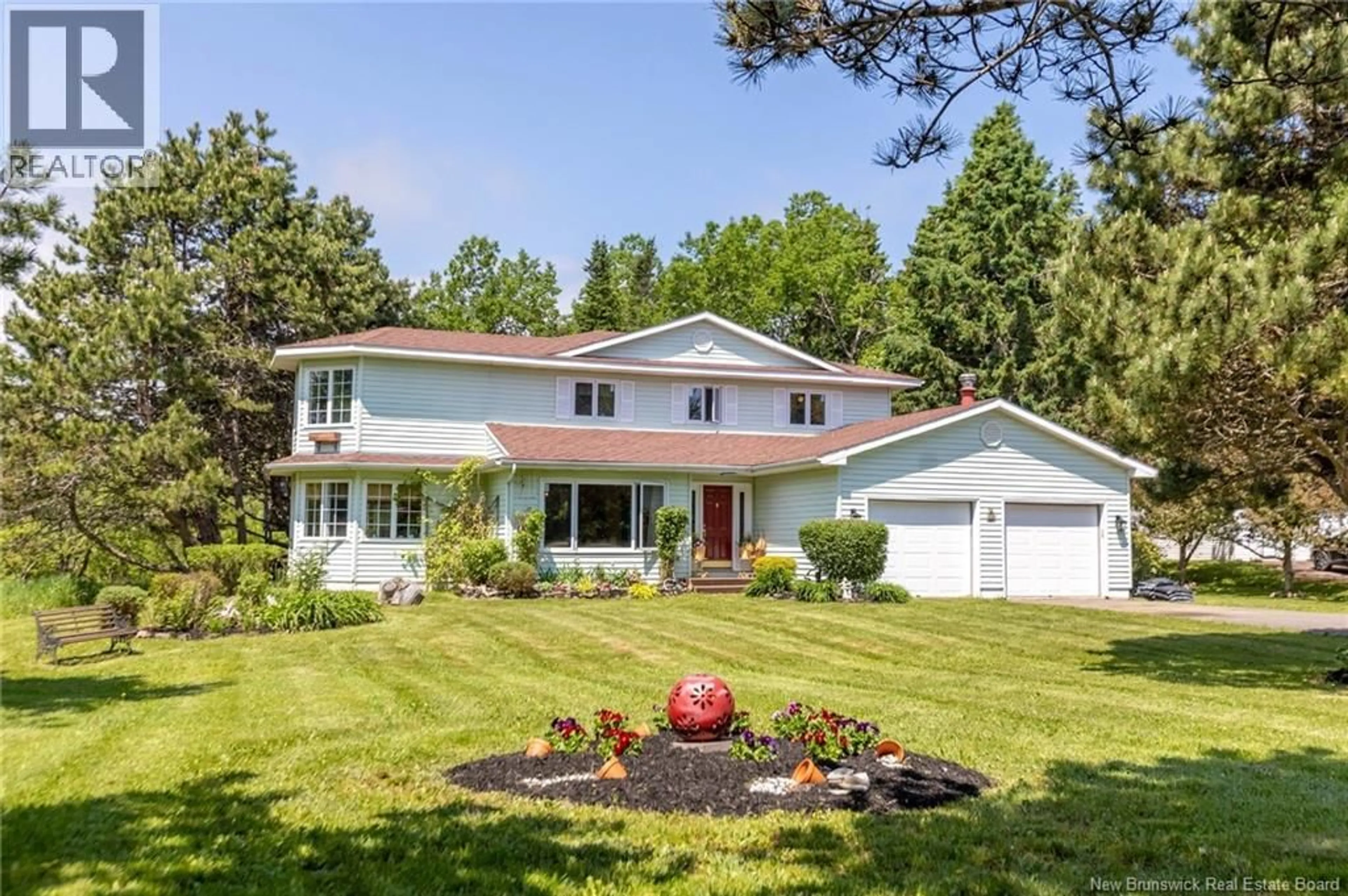 Home with vinyl exterior material, street for 44 WEST AVENUE, Sackville New Brunswick E4L4P1