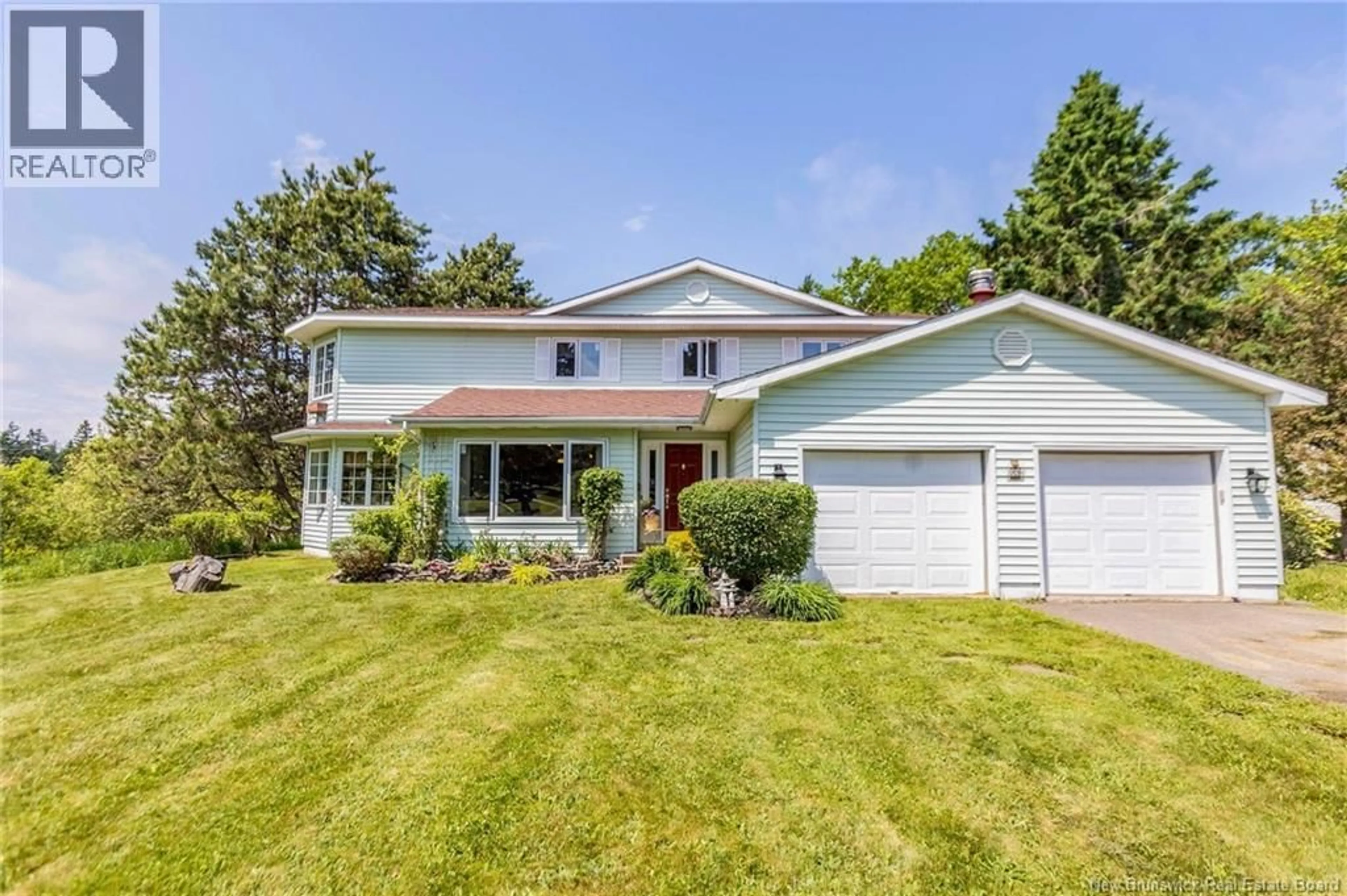 Home with vinyl exterior material, street for 44 WEST AVENUE, Sackville New Brunswick E4L4P1