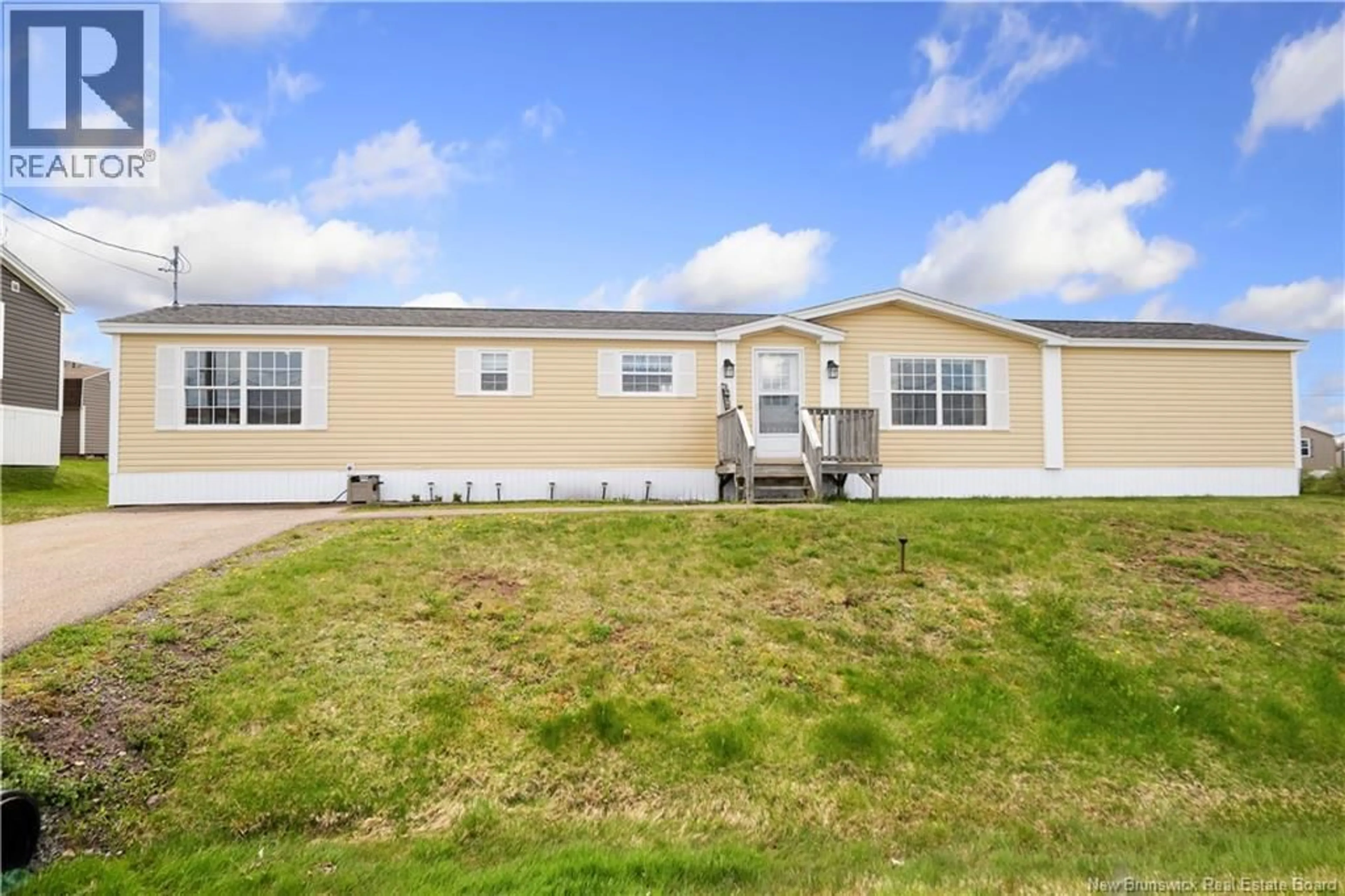 Home with vinyl exterior material, unknown for 4 BRIDGEPORT LANE, Riverview New Brunswick E1B0C7