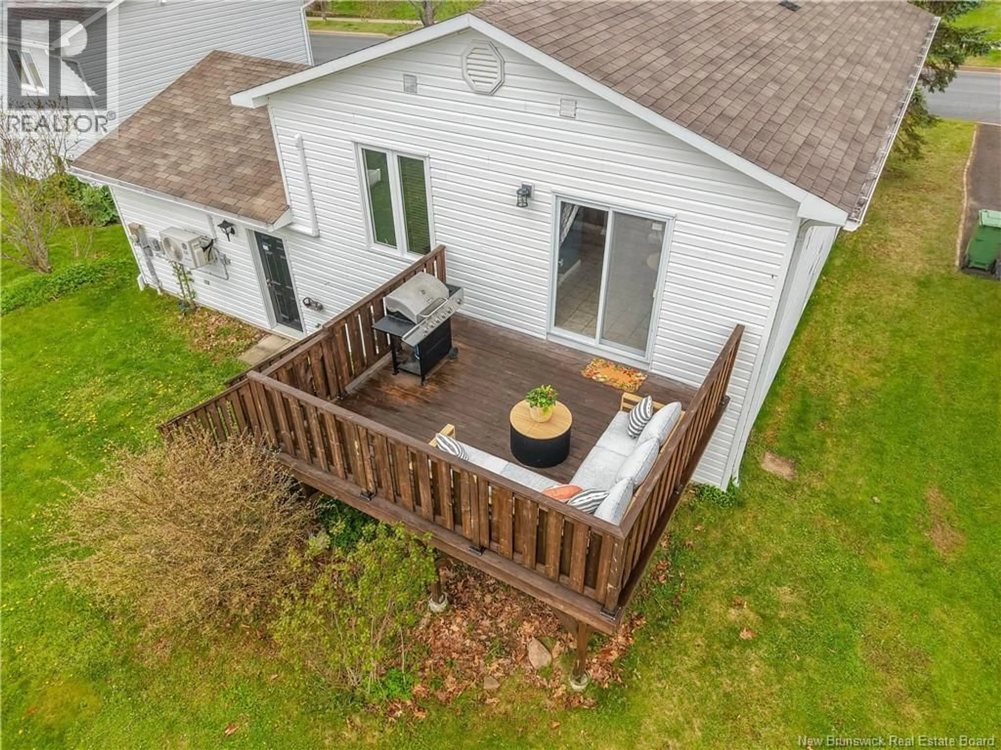 A pic from outside/outdoor area/front of a property/back of a property/a pic from drone, water/lake/river/ocean view for 36 JAMES STREET, Fredericton New Brunswick E3A5V6