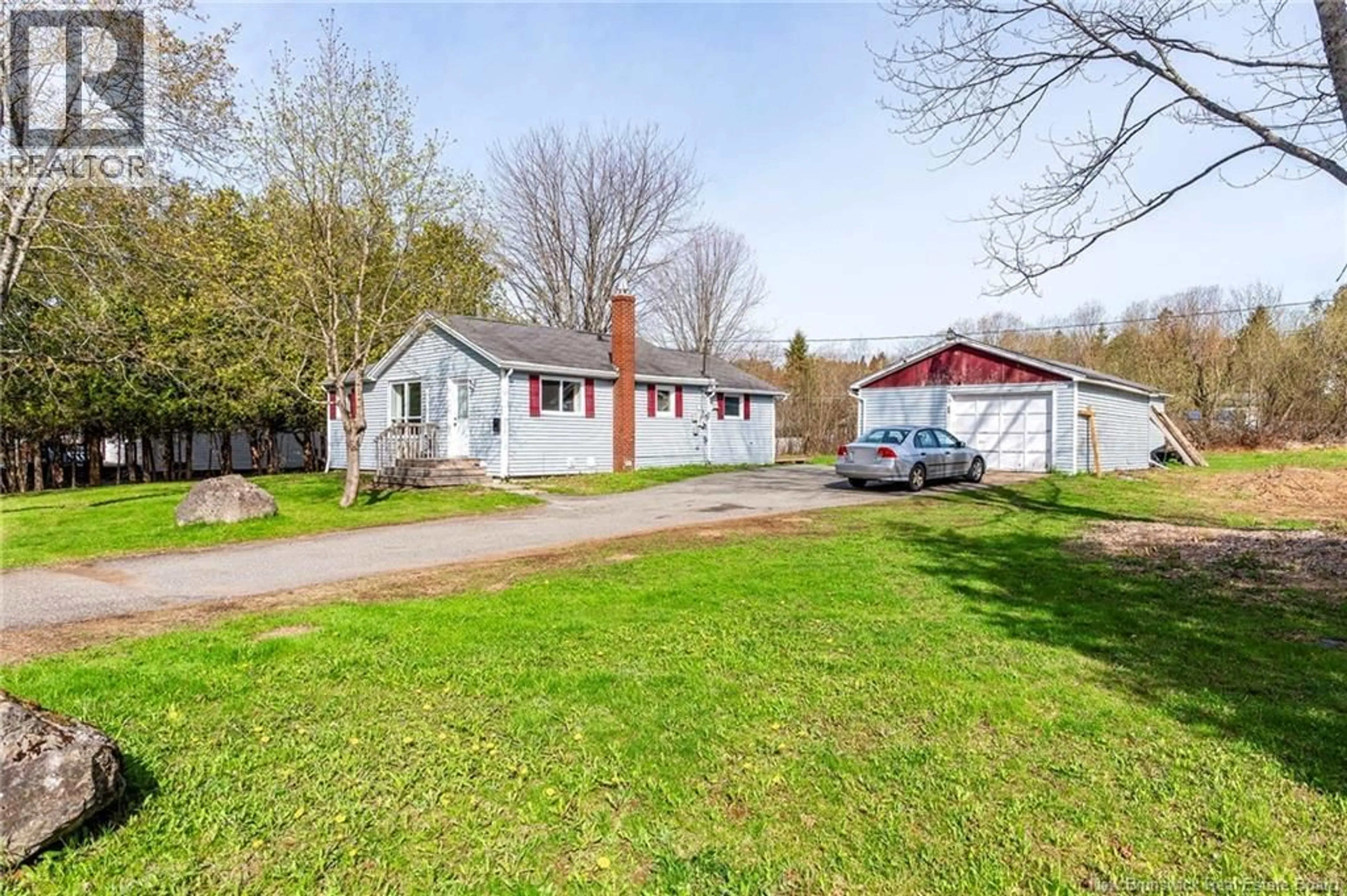 A pic from outside/outdoor area/front of a property/back of a property/a pic from drone, street for 17 SUMMIT DRIVE, Saint John New Brunswick E2J3L6