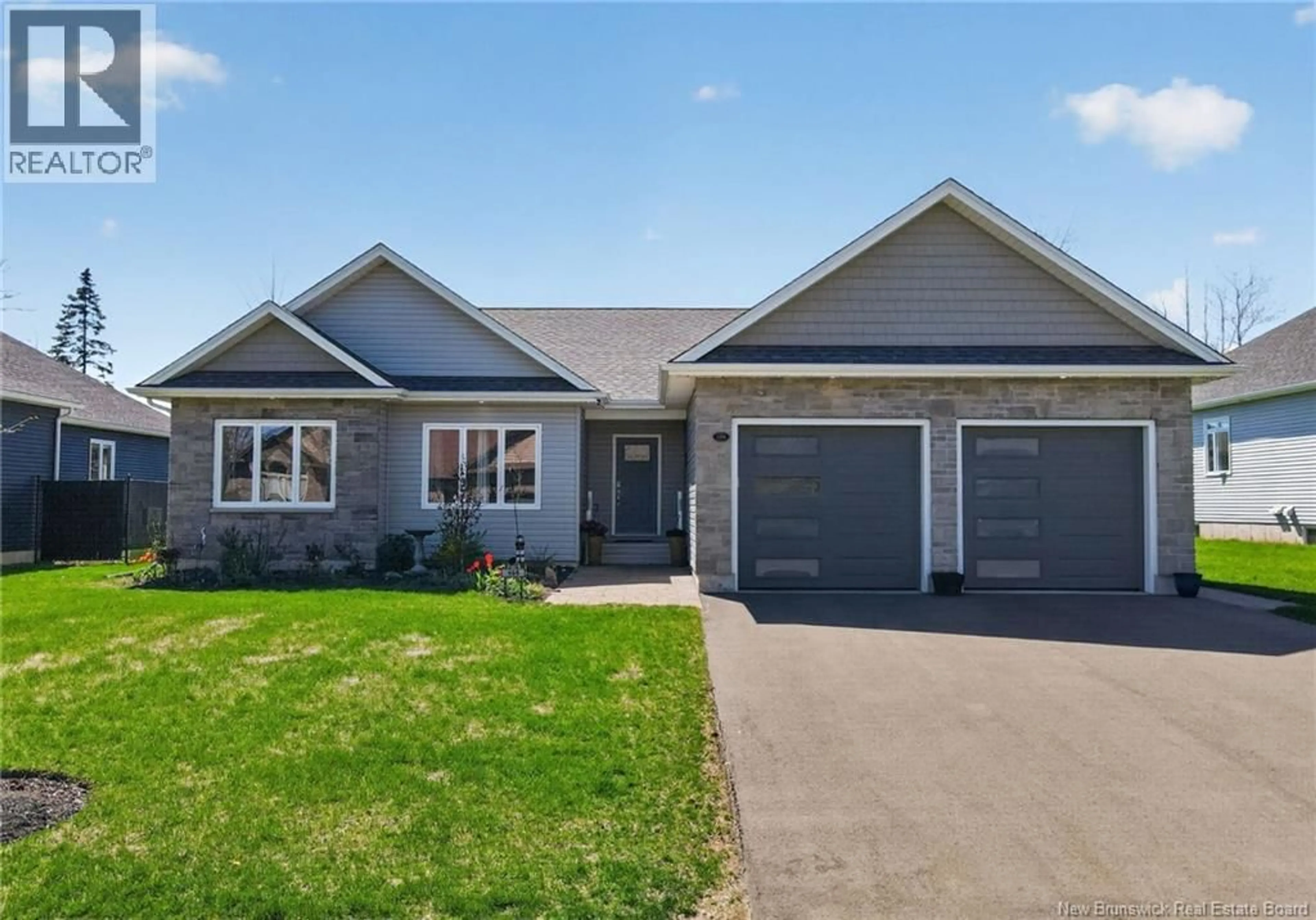 Home with vinyl exterior material, street for 195 ROSEBANK CRESCENT, Riverview New Brunswick E1B0R5