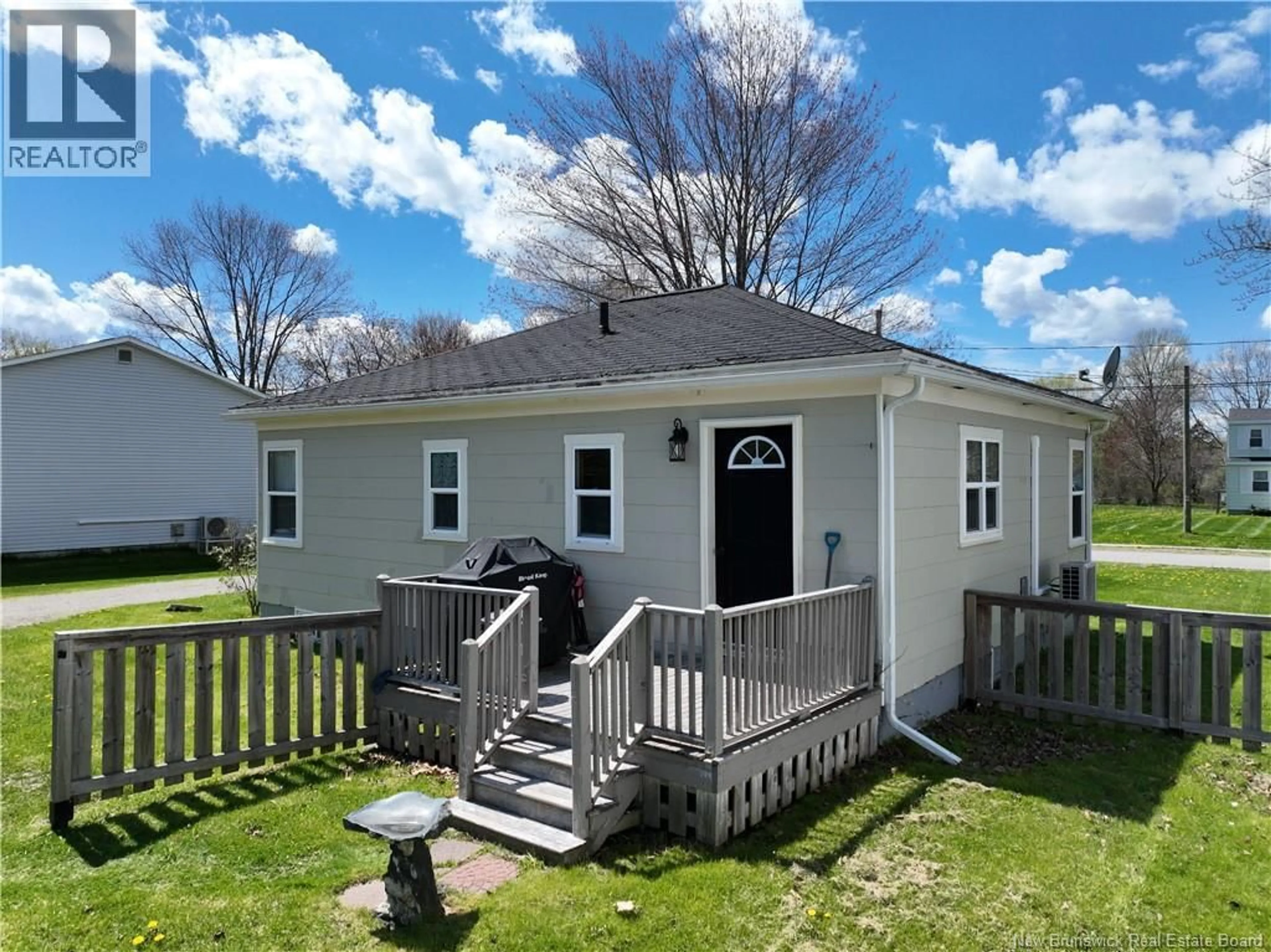 Home with vinyl exterior material, street for 59 DUKE STREET, St. Stephen New Brunswick E3L2H4