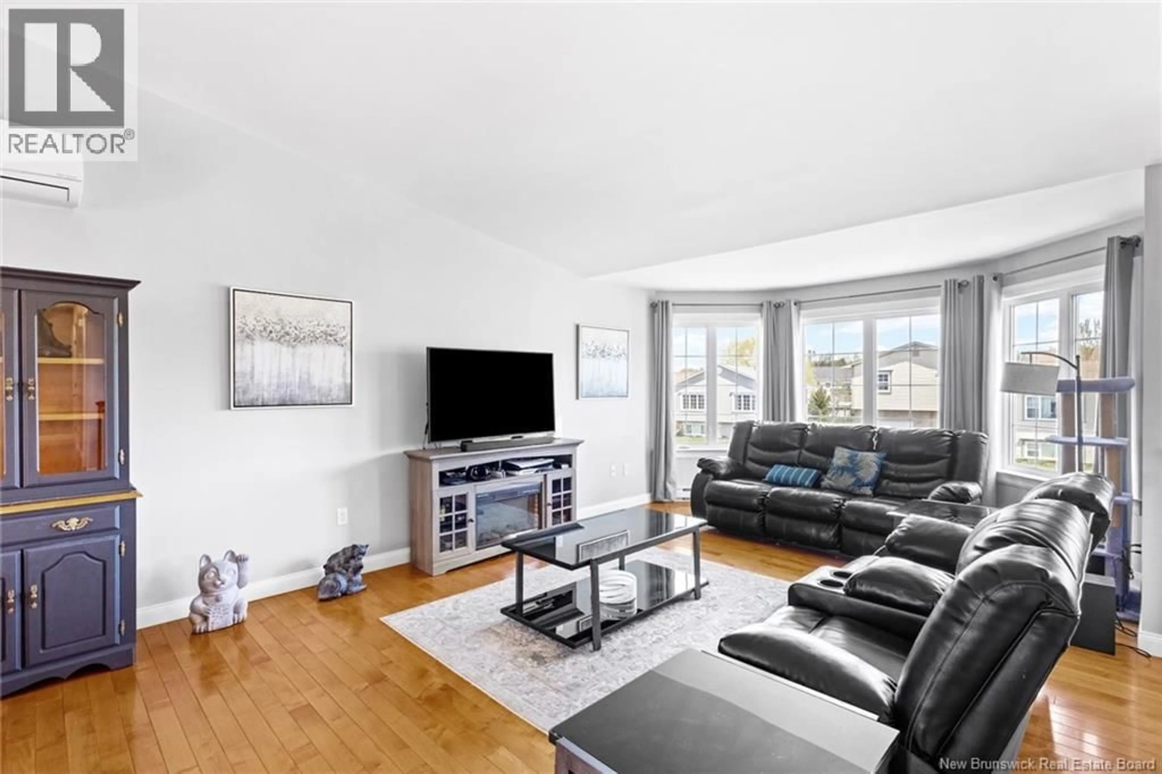 Living room with furniture, unknown for 18 CARTER CRESCENT, Oromocto New Brunswick E2V0C3