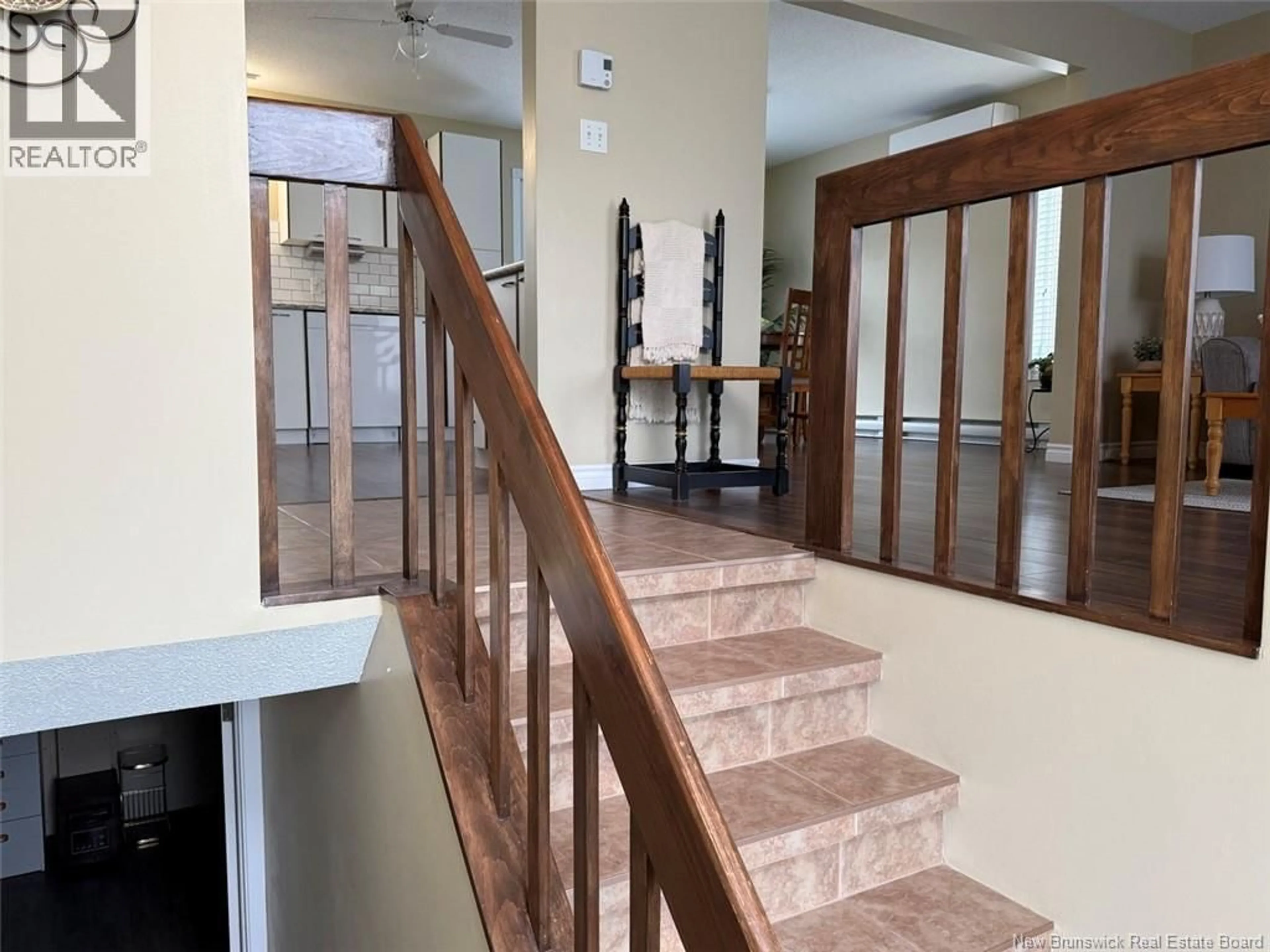 Indoor foyer for 27 MGR DIONNE AVENUE, Edmundston New Brunswick E3V4B2