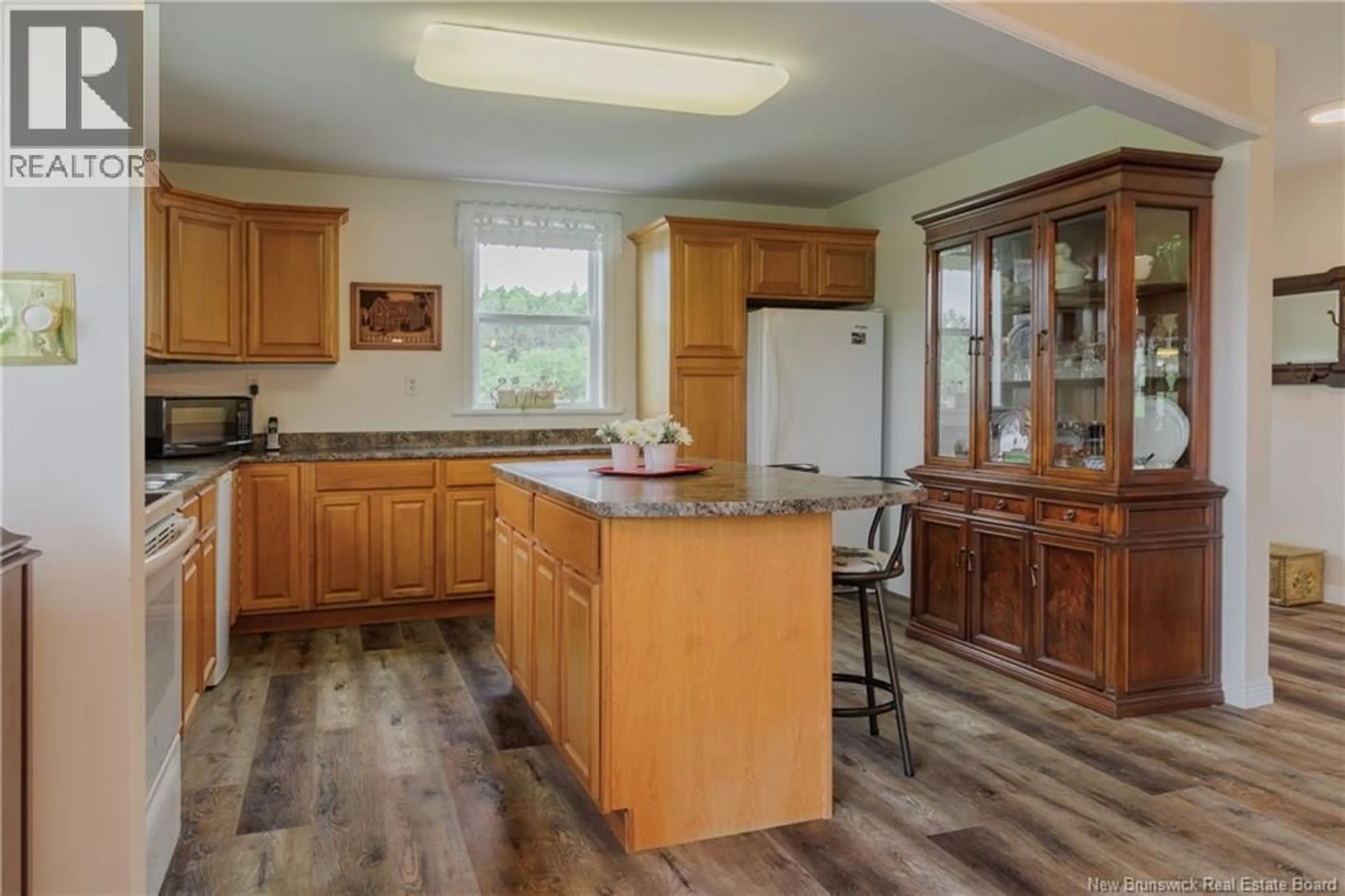 Open concept kitchen, wood/laminate floor for 425 LANDSDOWNE ROAD, Lansdowne New Brunswick E7L4B3