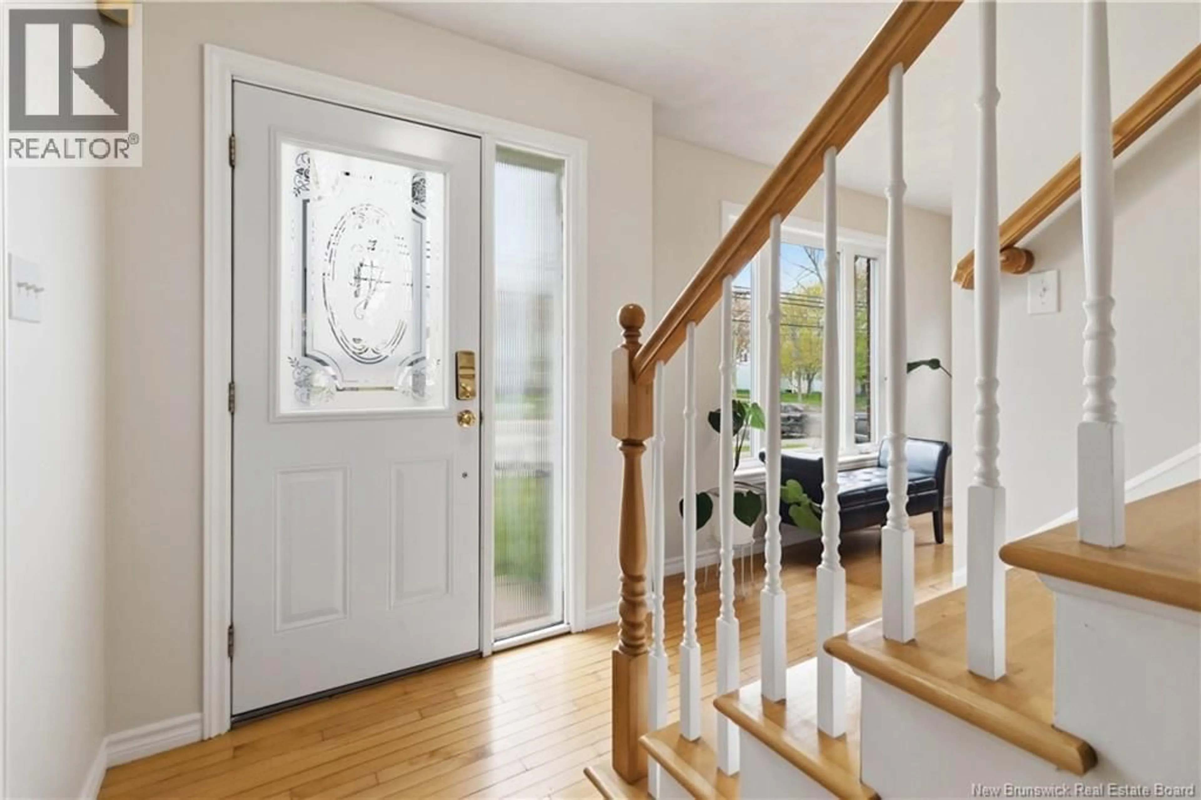Indoor entryway for 570 MCLAUGHLIN, Moncton New Brunswick E1A4R6