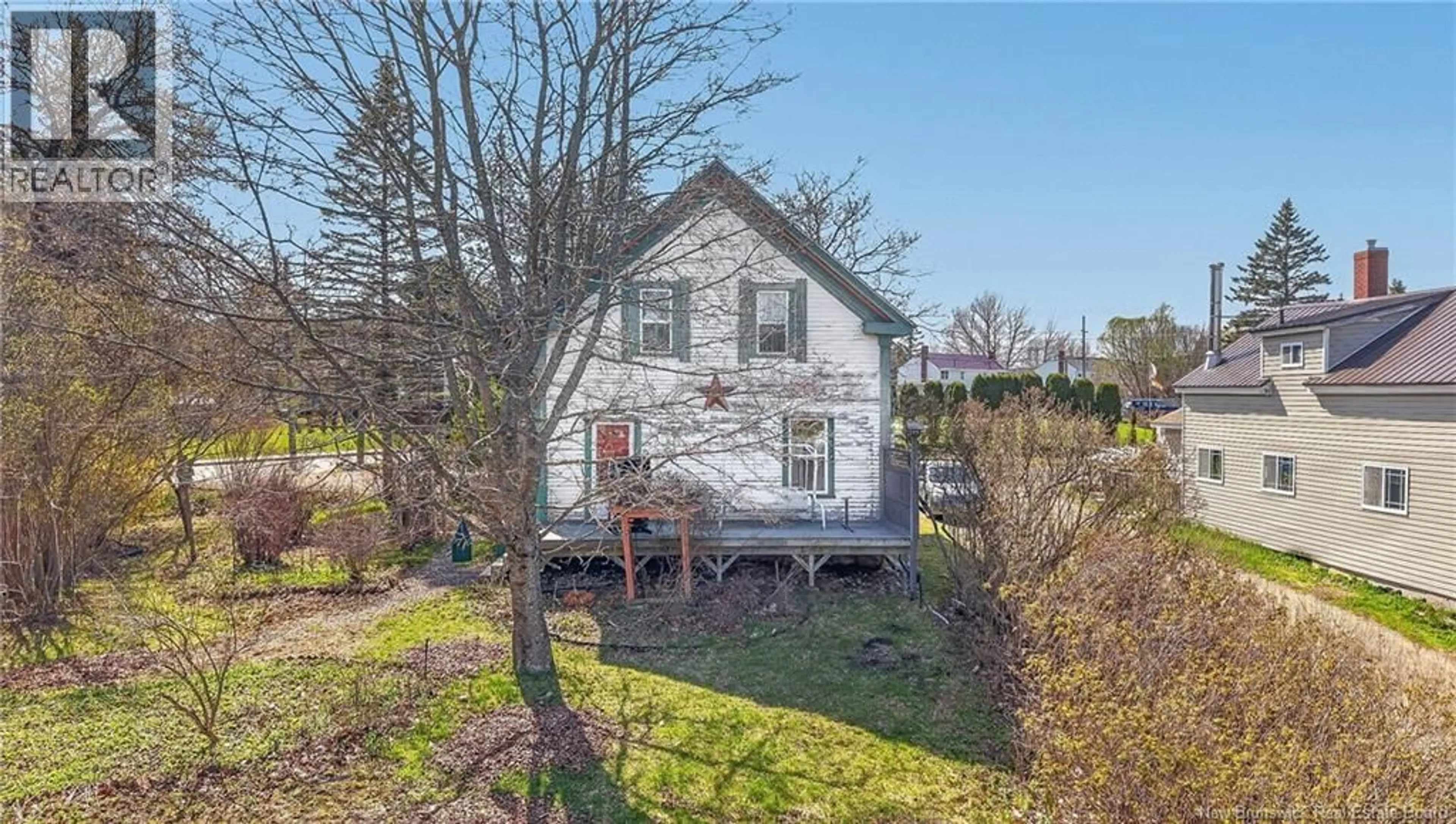 Unknown for 5 PINEWOOD STREET, St. Stephen New Brunswick E3L2W6
