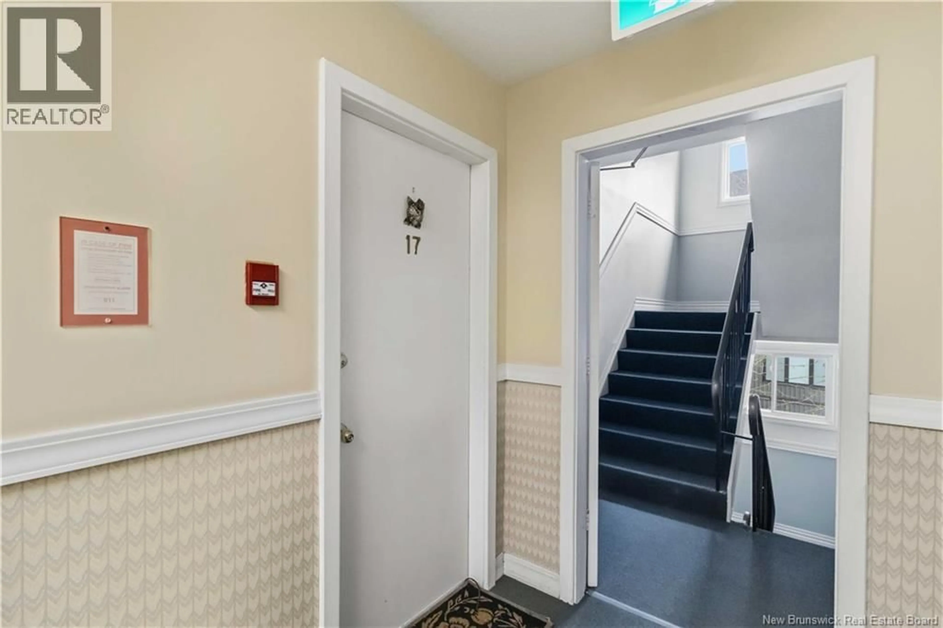 Indoor foyer for 17 - 228 DUNNS CROSSING STREET, Fredericton New Brunswick E3B2A6