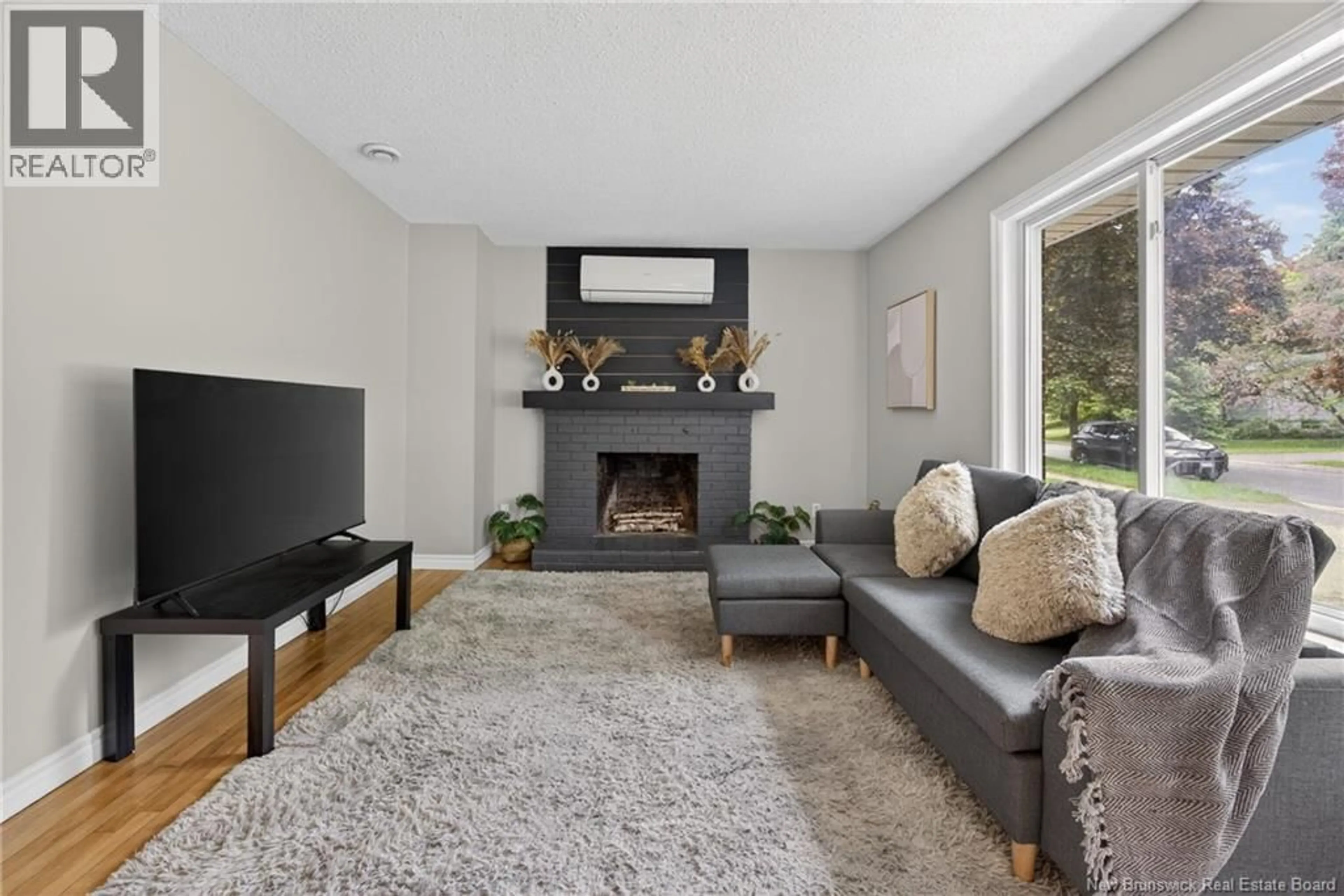 Living room with furniture, unknown for 132 TOPCLIFFE CRESCENT, Fredericton New Brunswick E3B4P9
