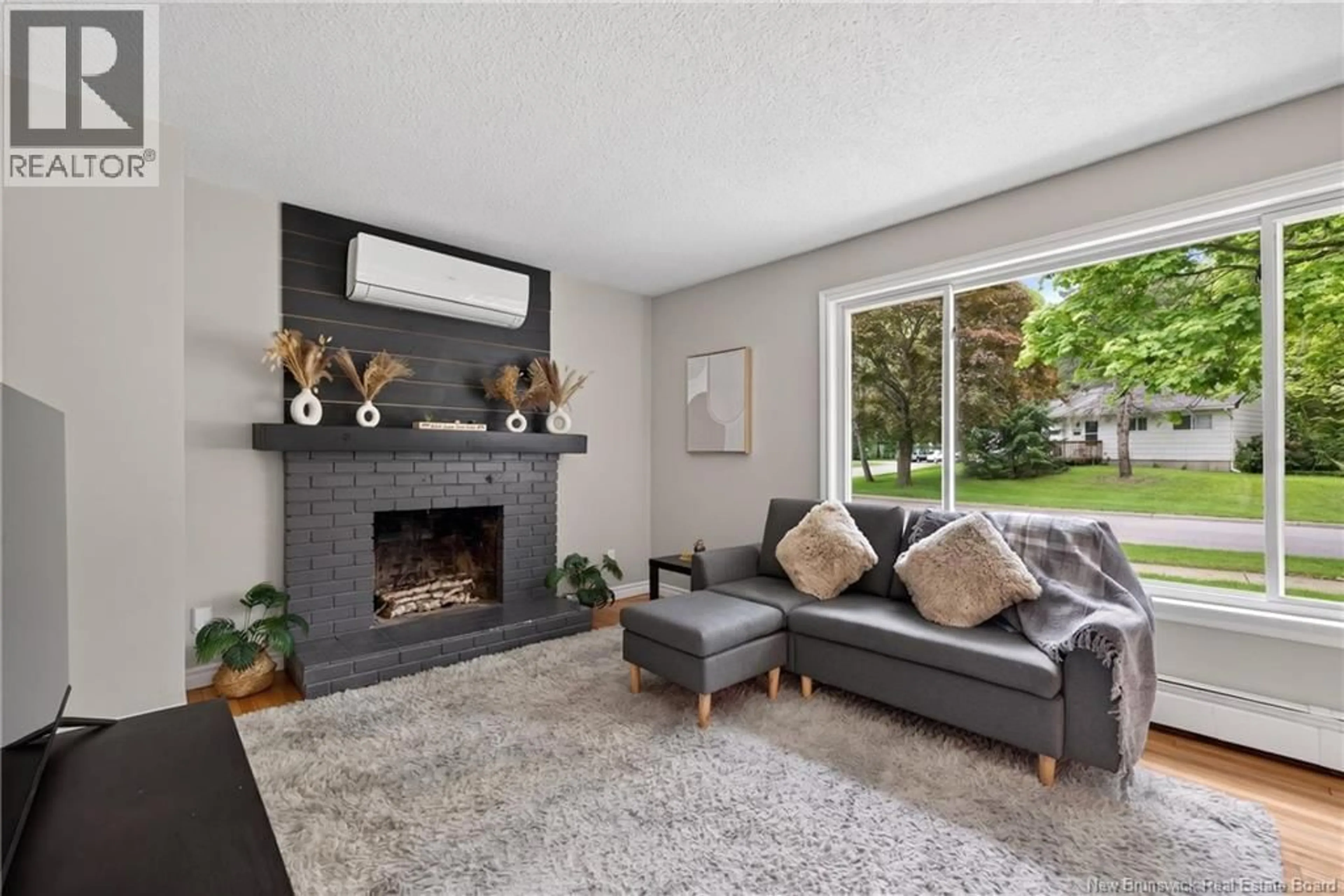 Living room with furniture, unknown for 132 TOPCLIFFE CRESCENT, Fredericton New Brunswick E3B4P9