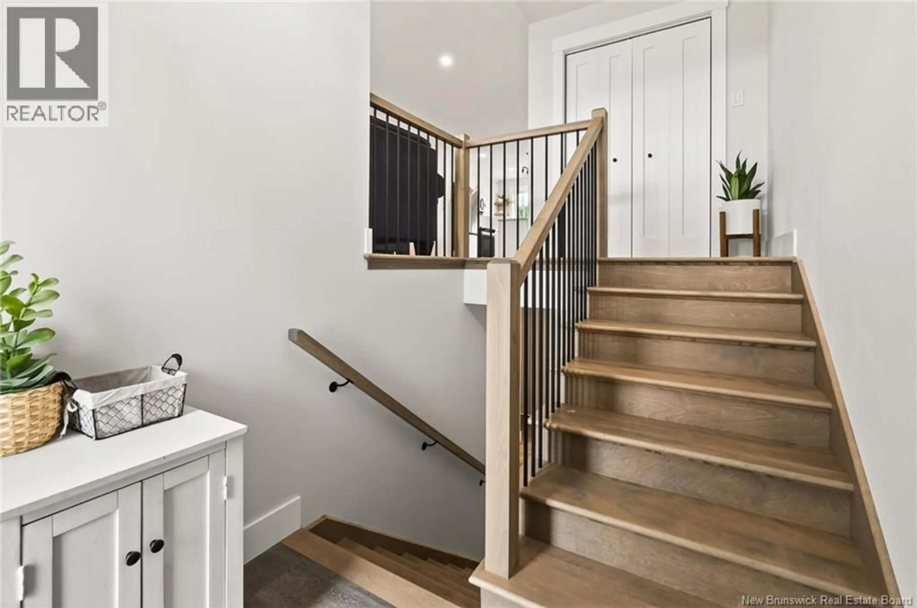 Stairs for 104 ELSLIGER, Dieppe New Brunswick E1K0A5