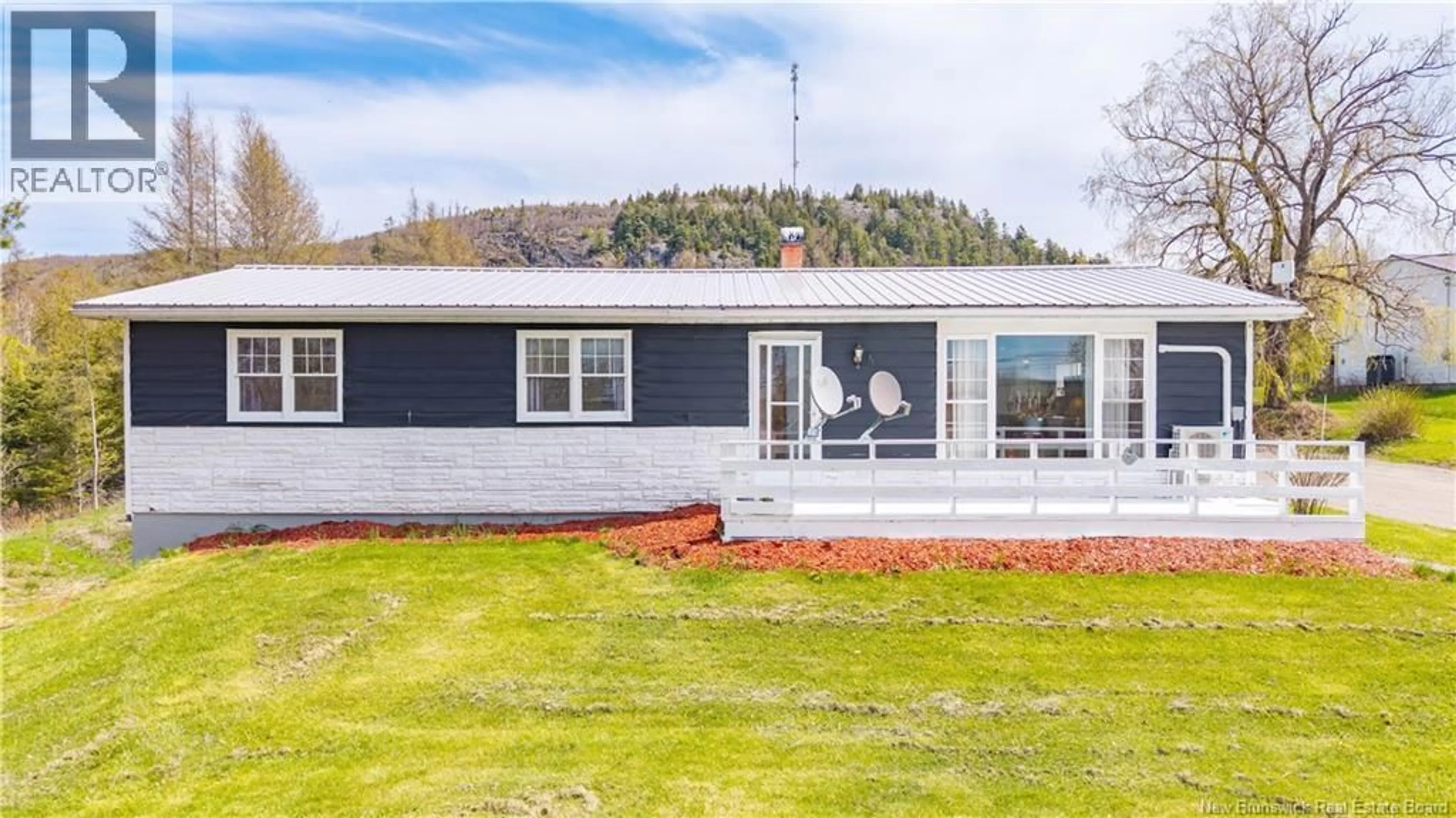 Home with vinyl exterior material, unknown for 3649 ROUTE 127, Bayside New Brunswick E5B2T1