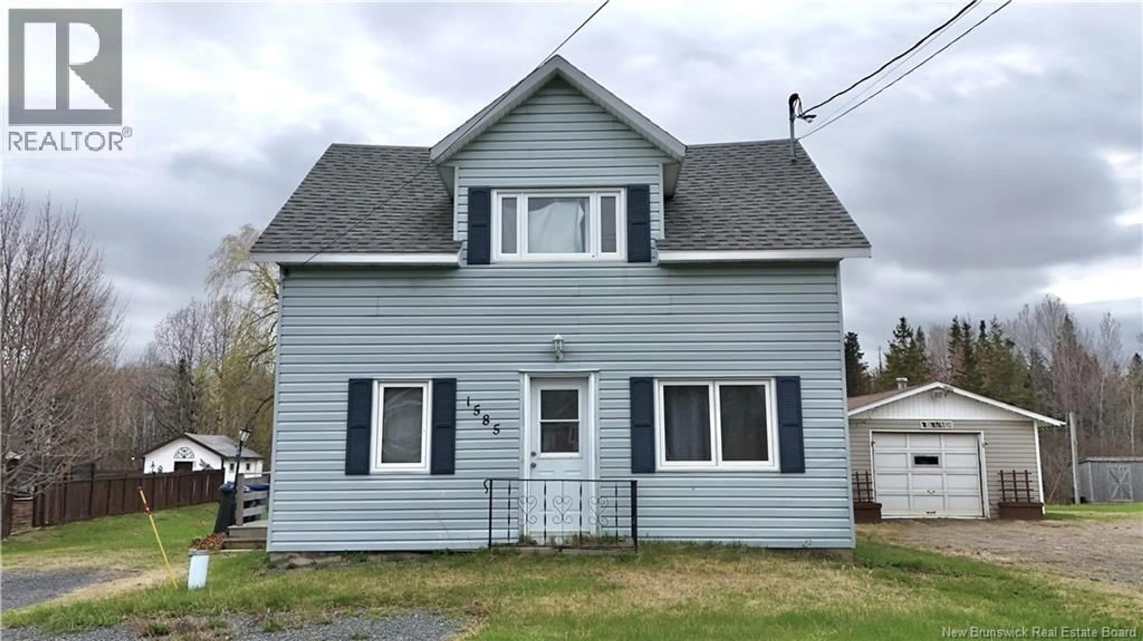 Home with vinyl exterior material, building for 1585 ROBERTVILLE, Robertville New Brunswick E8K2T5
