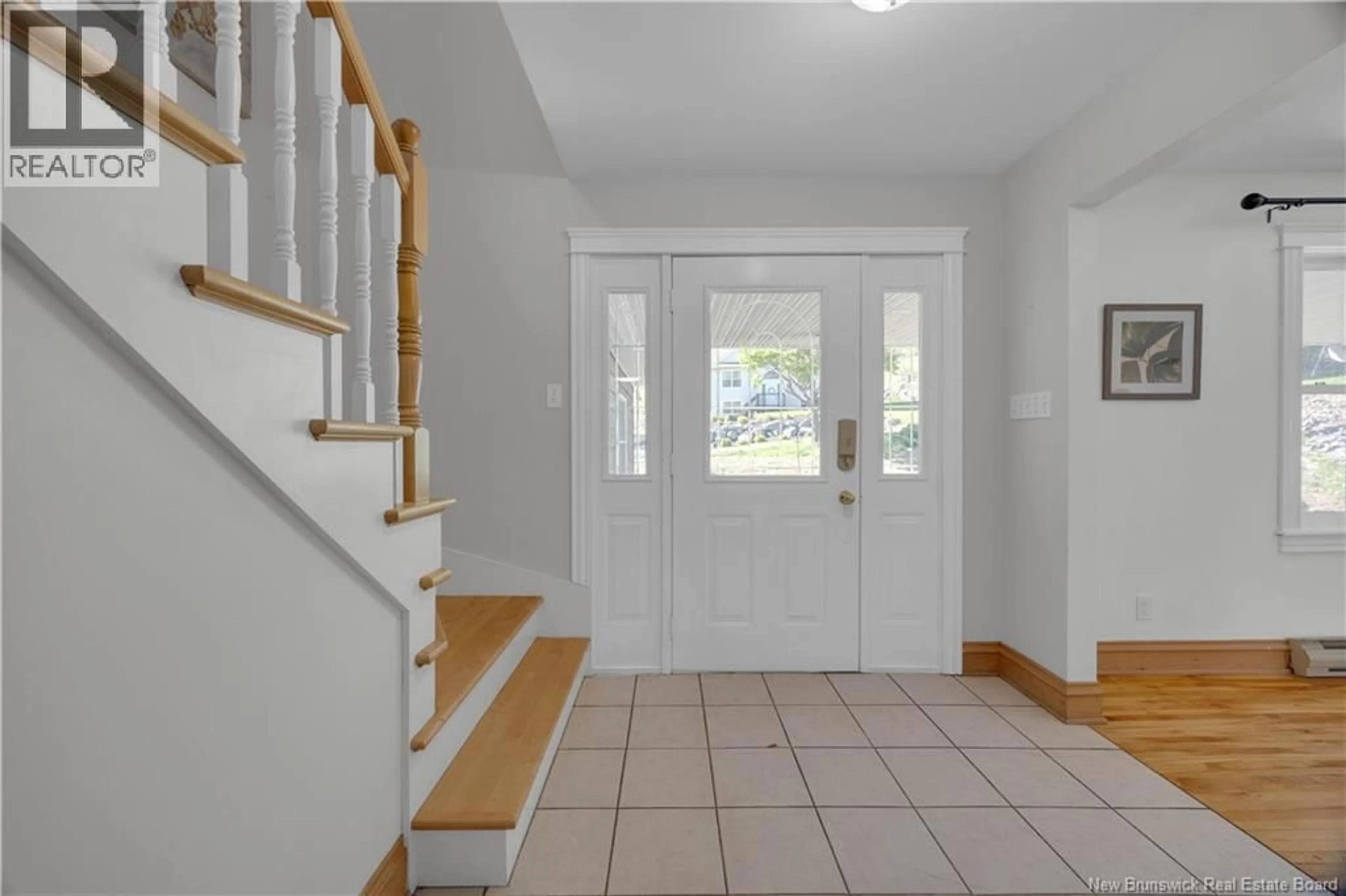 Indoor entryway for 1000 KENNEBECASIS DRIVE, Saint John New Brunswick E2K5A9
