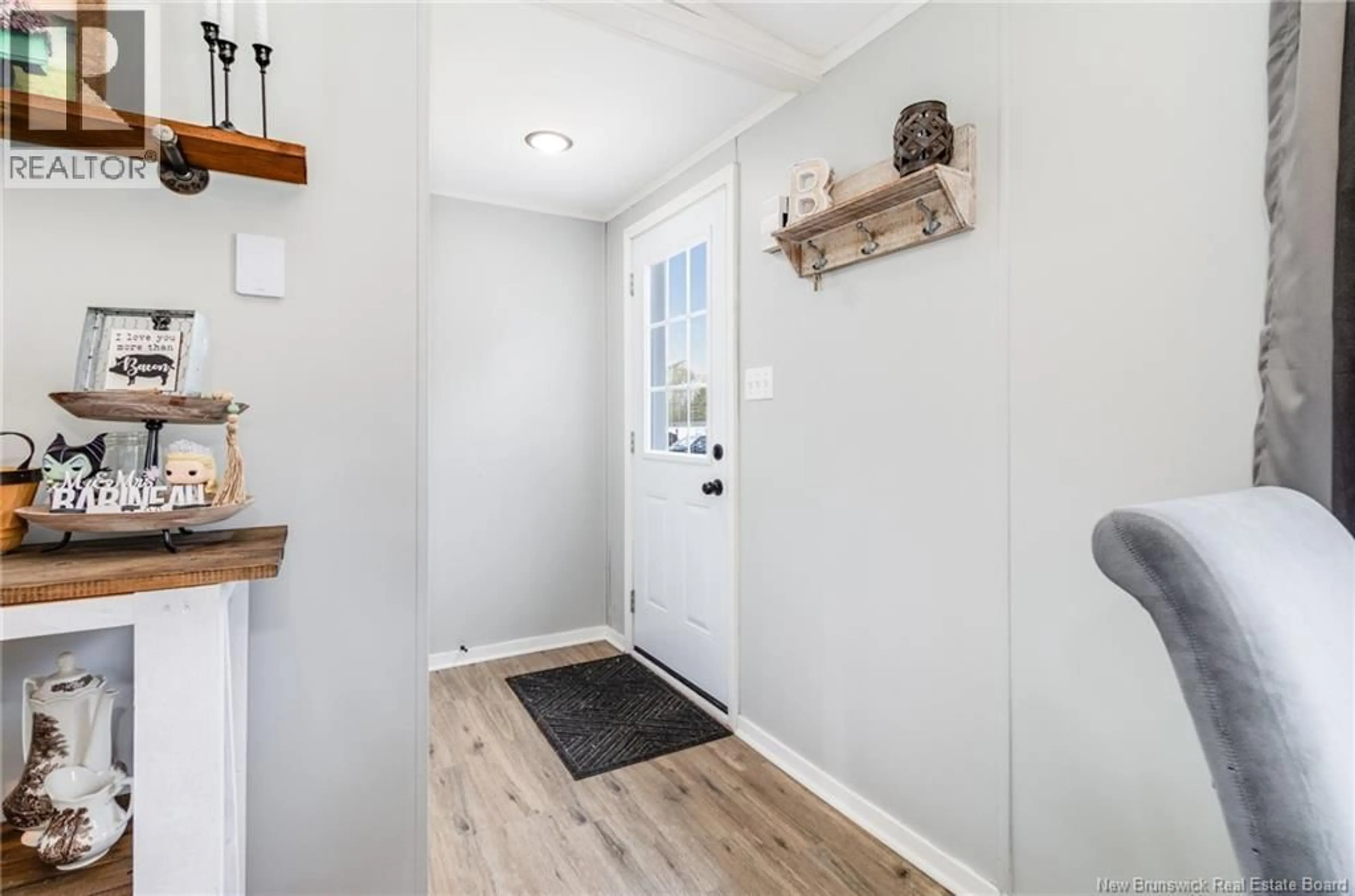 Indoor entryway for 18 RAMSEY STREET, Lincoln New Brunswick E3B6W9
