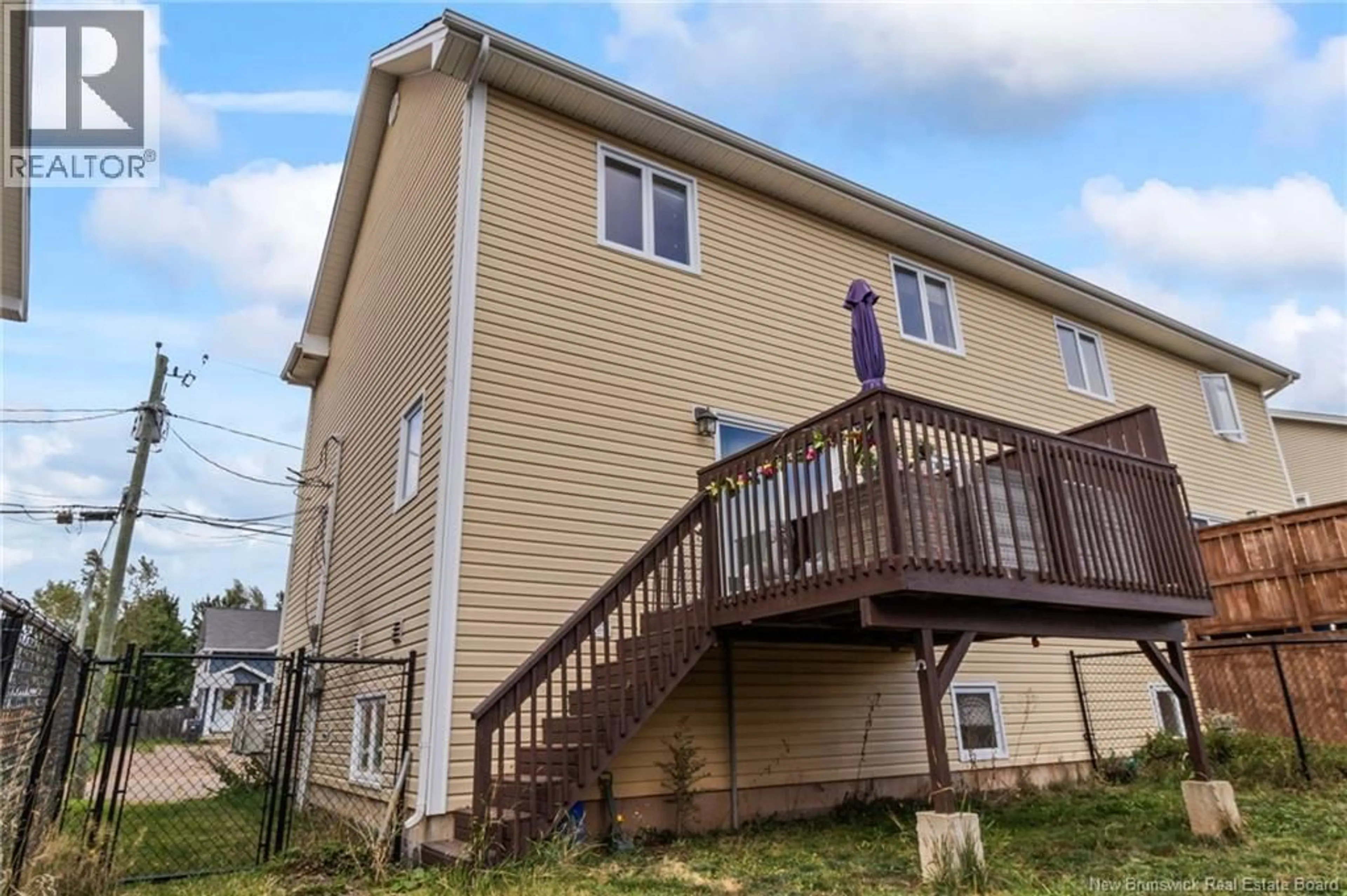 Home with vinyl exterior material, building for 69 BLANCHARD, Dieppe New Brunswick E1A0R8