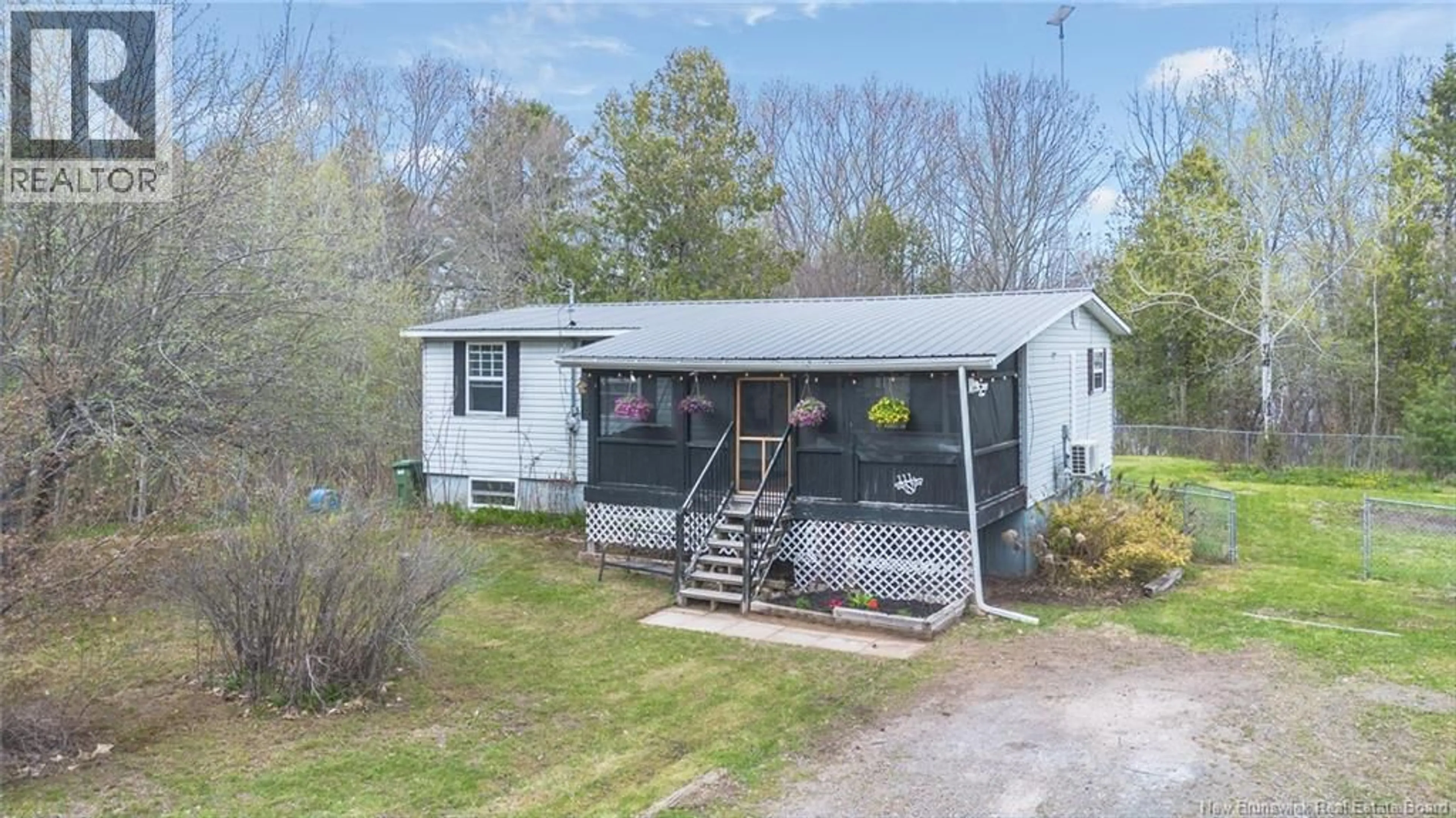 A pic from outside/outdoor area/front of a property/back of a property/a pic from drone, unknown for 1115 ROUTE 102, Upper Gagetown New Brunswick E5M1T3